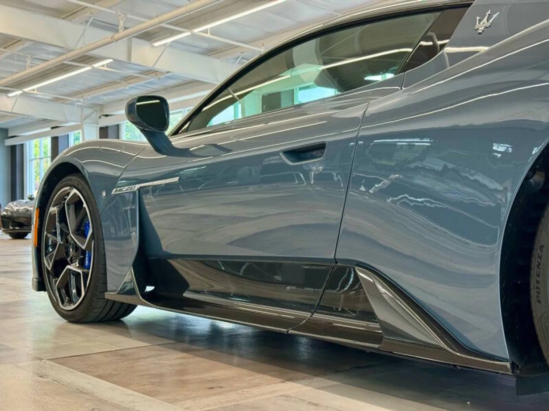 mph015_3992564076_2023_maserati_mc20_base_2dr_coupe_2e764871f1