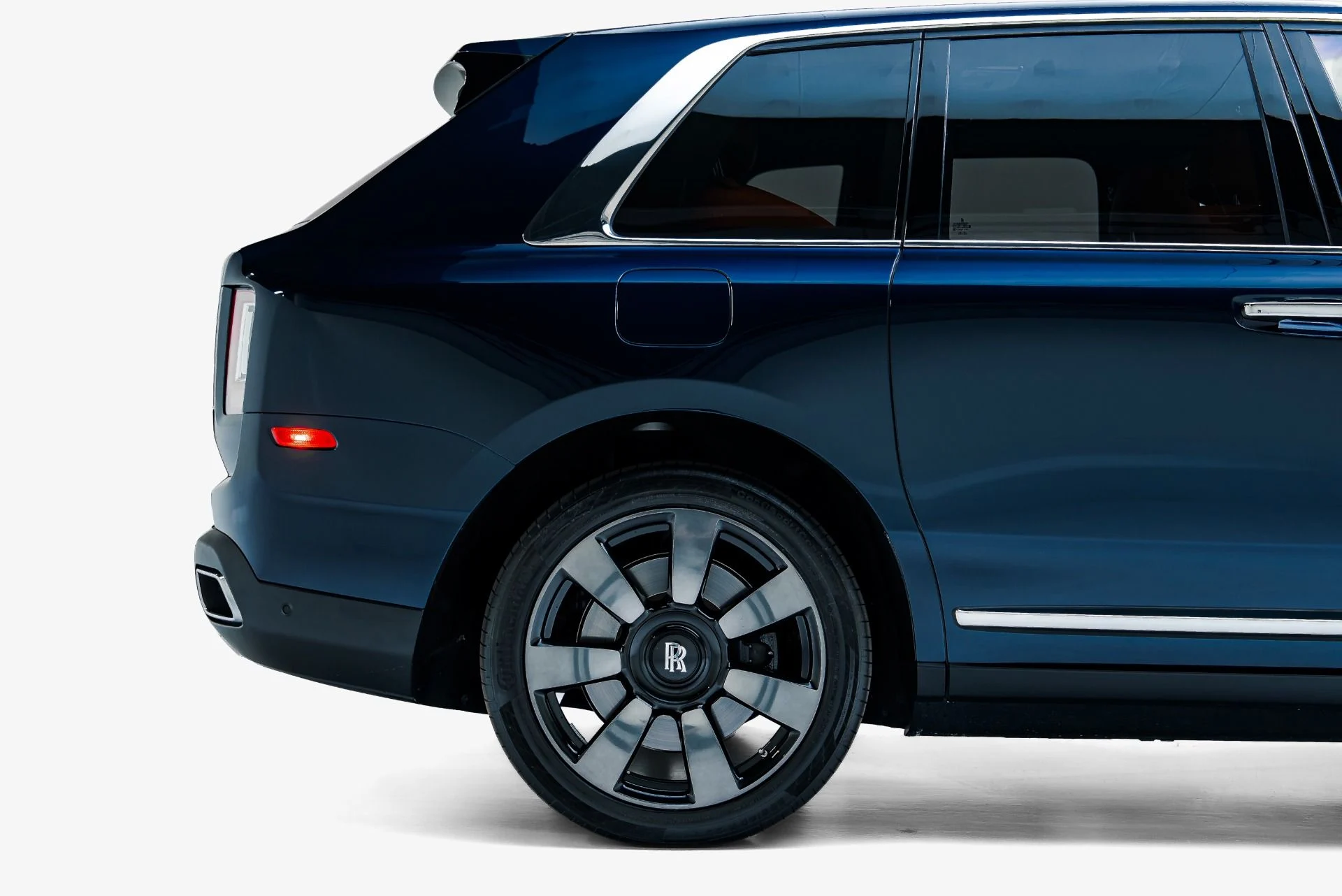 mph015_3994784157_Used_2023_Rolls_Royce_Cullinan_1792687453_4e80f0fb4d