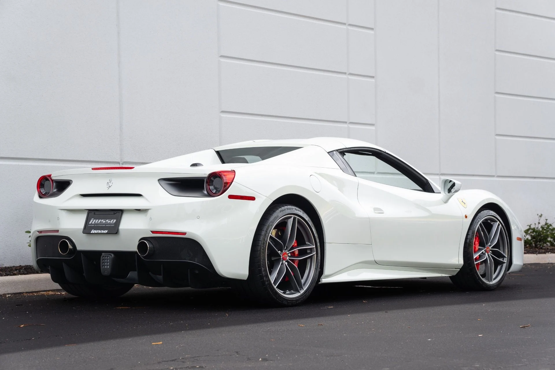 mph015_3995669962_Used_2018_Ferrari_488_Spider_1779900992_debafdd521