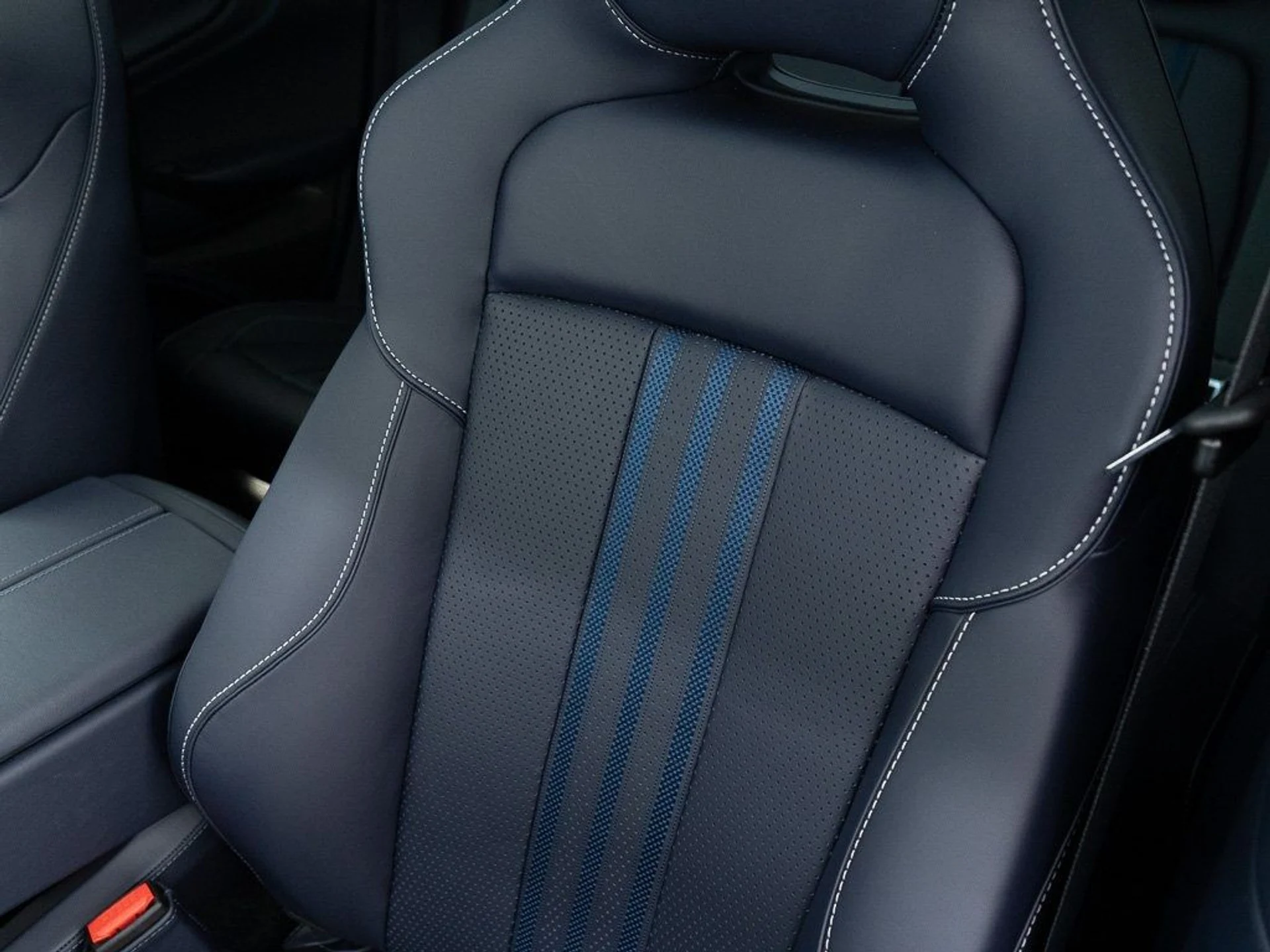 mph015_3996773647_5110f12c52830efa955917452135b4fc_e696a9f9d3