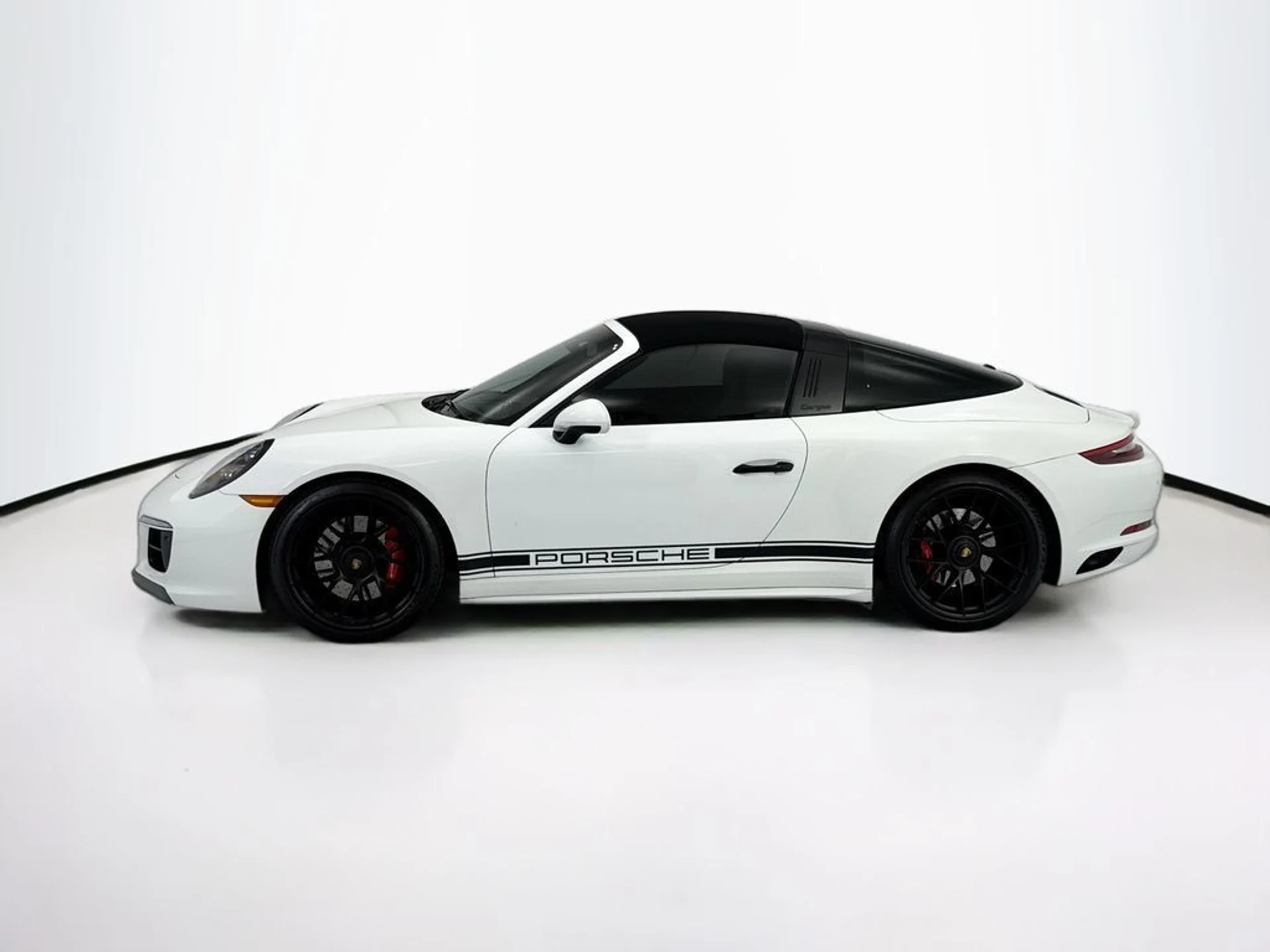 mph015_3998662939_used_2019_porsche_911_targa4s_8119_23024698_16_1024_47aec72e9a