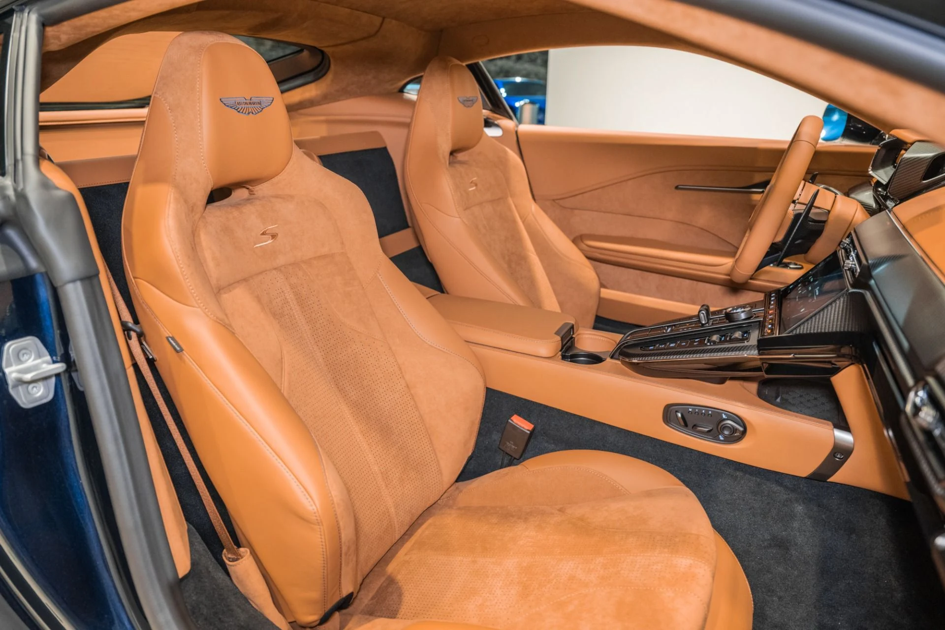 mph015_4002160483_New_2026_Aston_Martin_Vantage_S_1778078378_5000e3e72f
