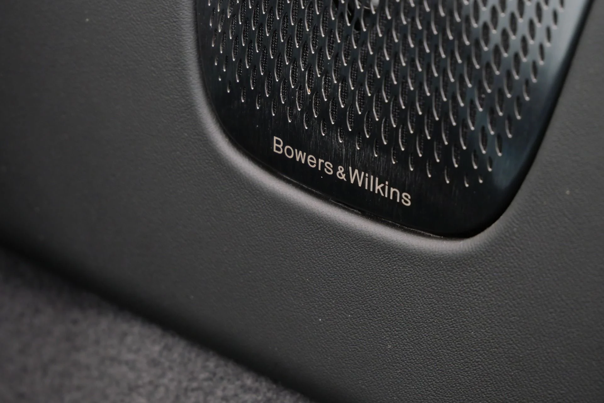 mph015_4004698843_Used_2025_Mc_Laren_Artura_Spider_Low_Miles_Exterior_Carbon_Fiber_Upgrade_Pack_Sports_Exhaust_1756157132_d05379320b