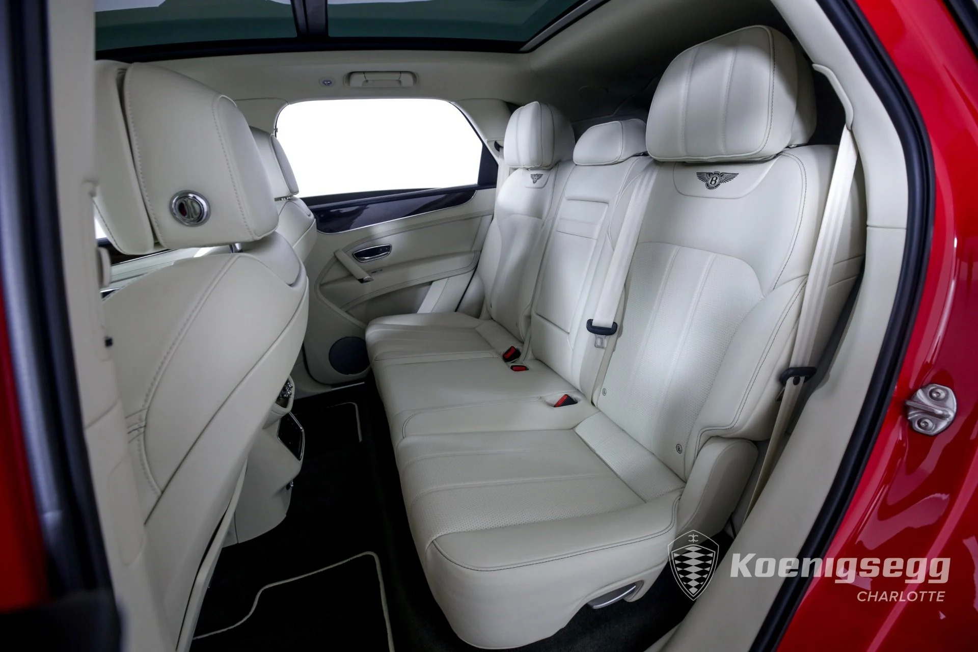 mph015_4006395647_Used_2018_Bentley_Bentayga_Onyx_Edition_1673032642_ea1e83e1d2