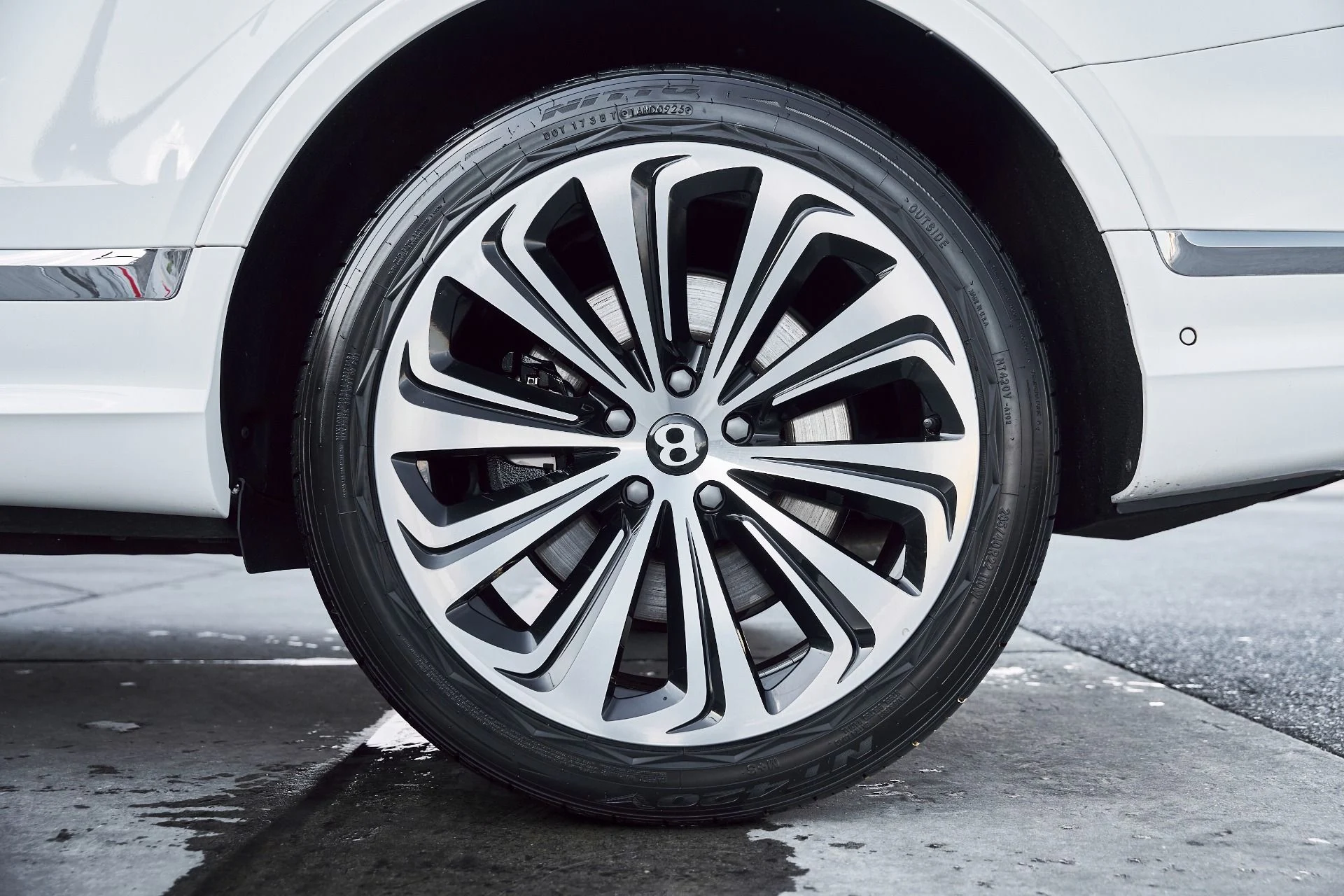 mph015_4008514787_Used_2022_Bentley_Bentayga_V8_1768246101_d6fe01f6f5