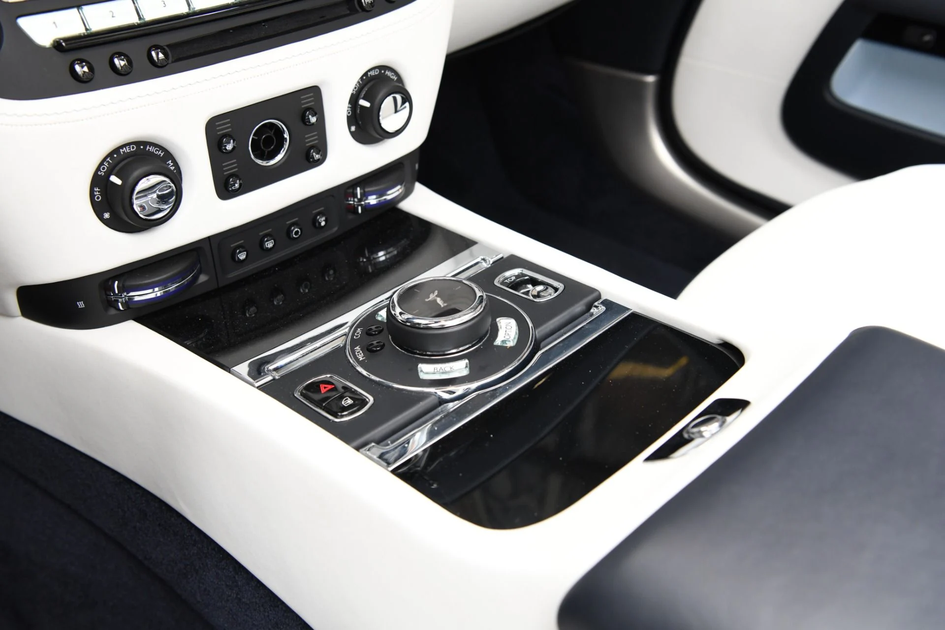 mph015_4011380440_8627_p17_l_04e50ce238