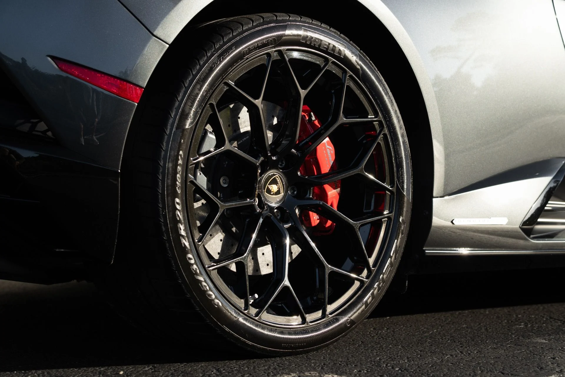 mph015_4017134218_Used_2020_Lamborghini_Huracan_EVO_1769630384_a51fffc948