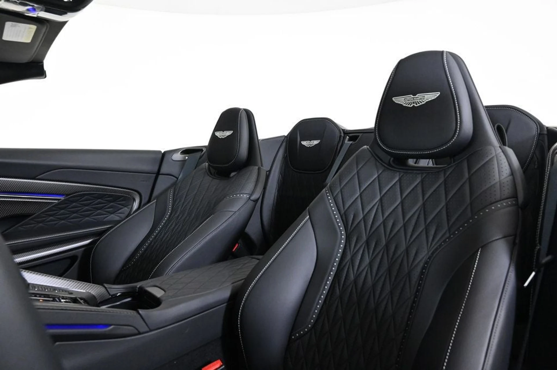 mph015_4017599017_new_2026_aston_martin_db12_volante_11350_22900946_15_1024_639f8266c8