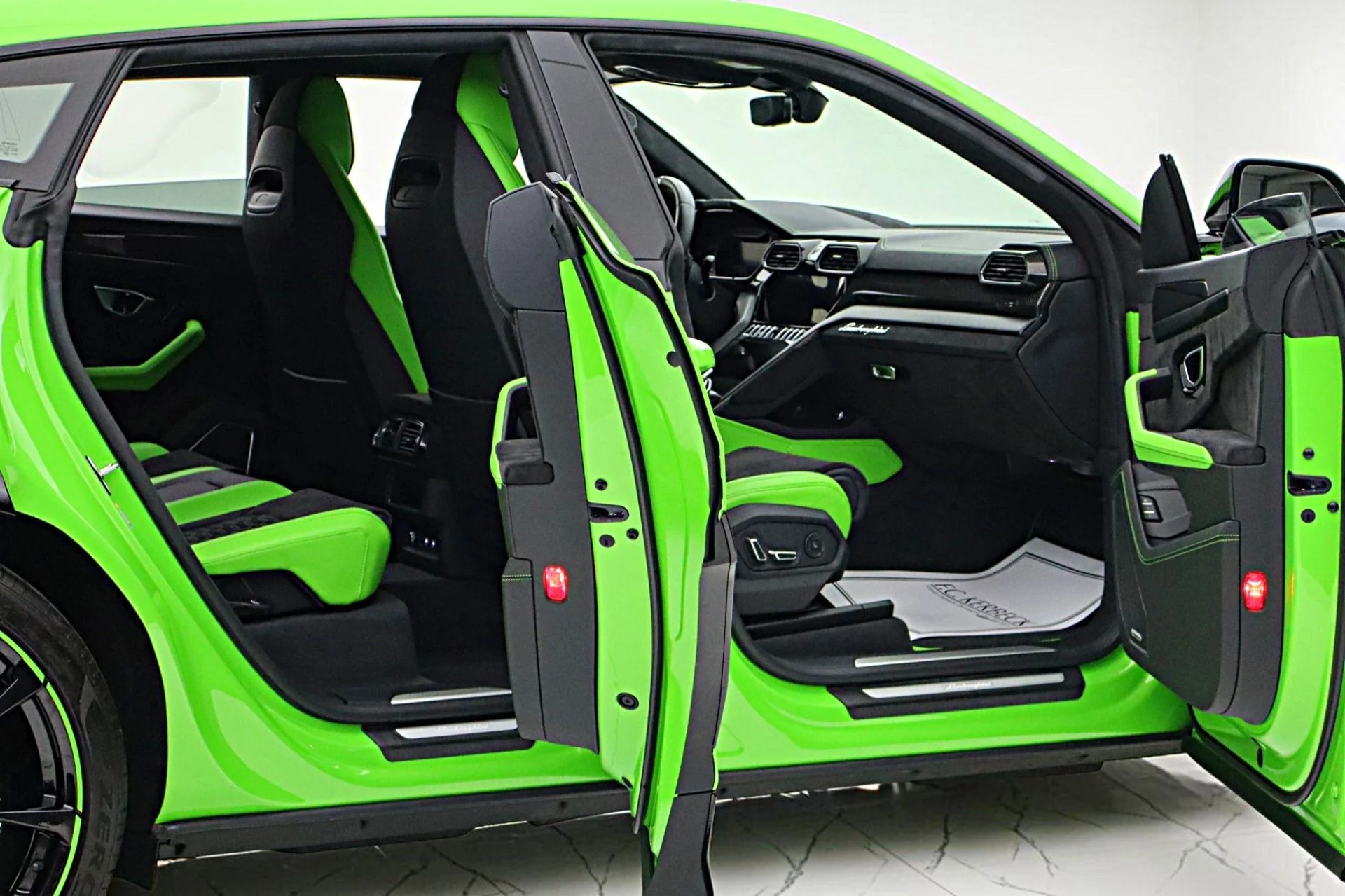 mph015_4027399425_Used_2021_Lamborghini_Urus_SELEZIONE_PRE_OWNED_CERTIFIED_PEARL_CAPSULE_47b54c59fb
