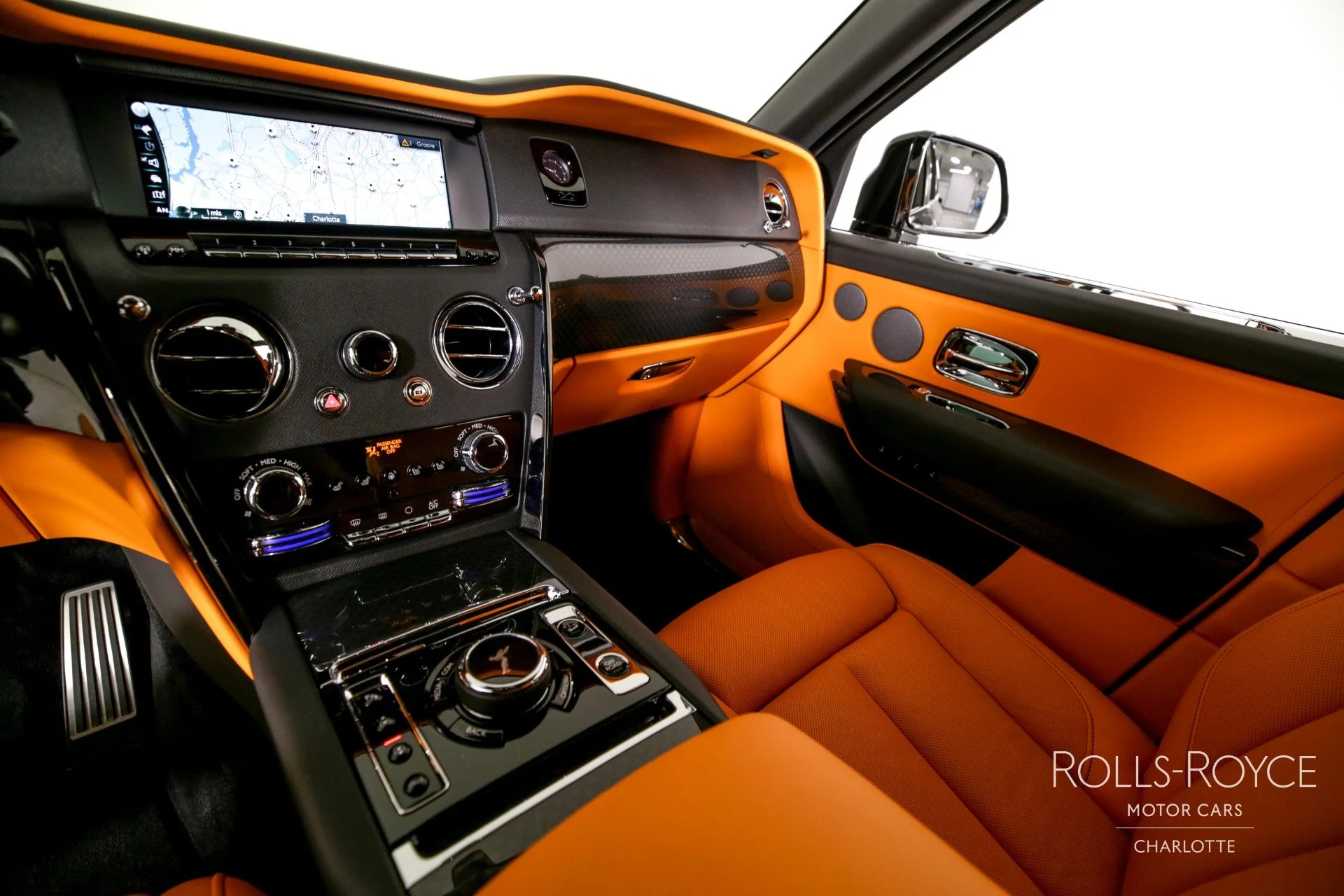 mph015_4028886446_Used_2023_Rolls_Royce_Black_Badge_Cullinan_1715880201_f378595ae8