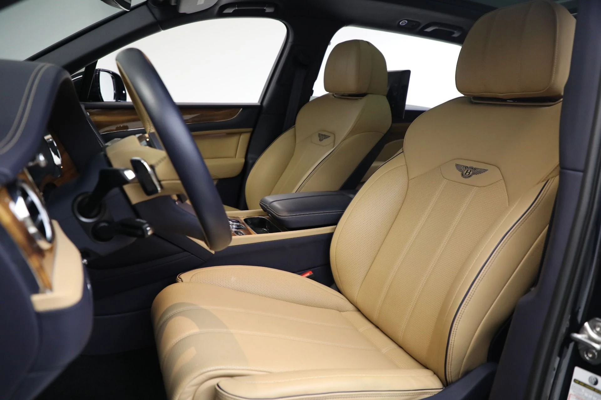 mph015_4032452841_Used_2024_Bentley_Bentayga_EWB_V8_6a8c42dfb0