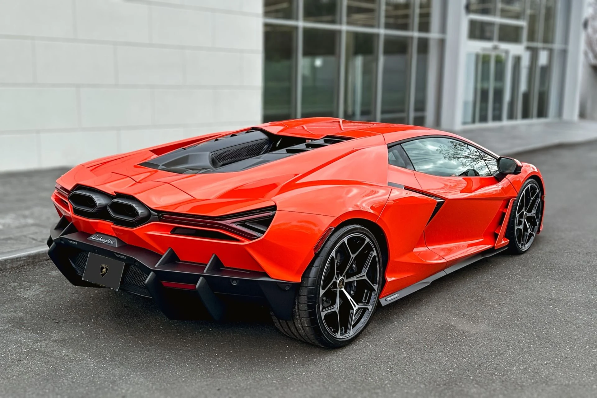 mph015_4033145074_Used_2026_Lamborghini_Revuelto_1783720916_b10000cdad