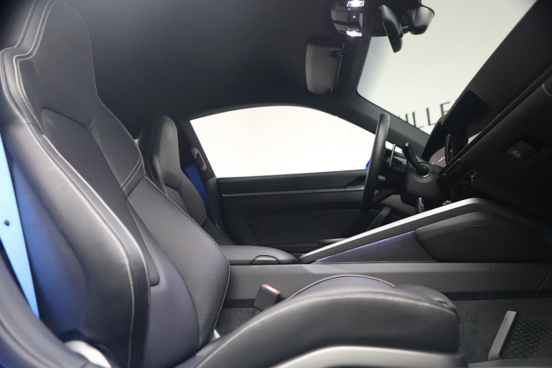 mph015_4041144148_Used_2024_Porsche_911_Carrera_1766253653_2c921a0cce