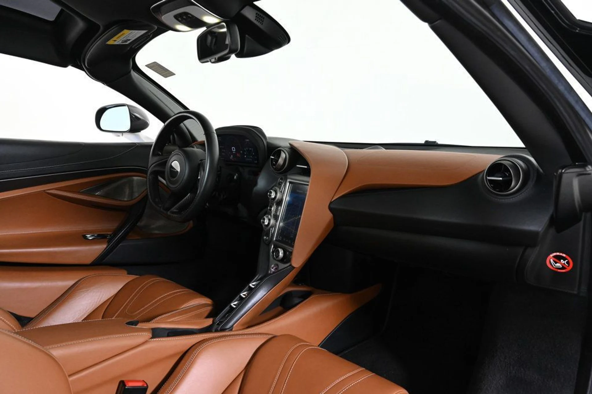 mph015_404755010_used_2018_mclaren_720s_luxury_11350_22954018_15_1024_cab9ce9956