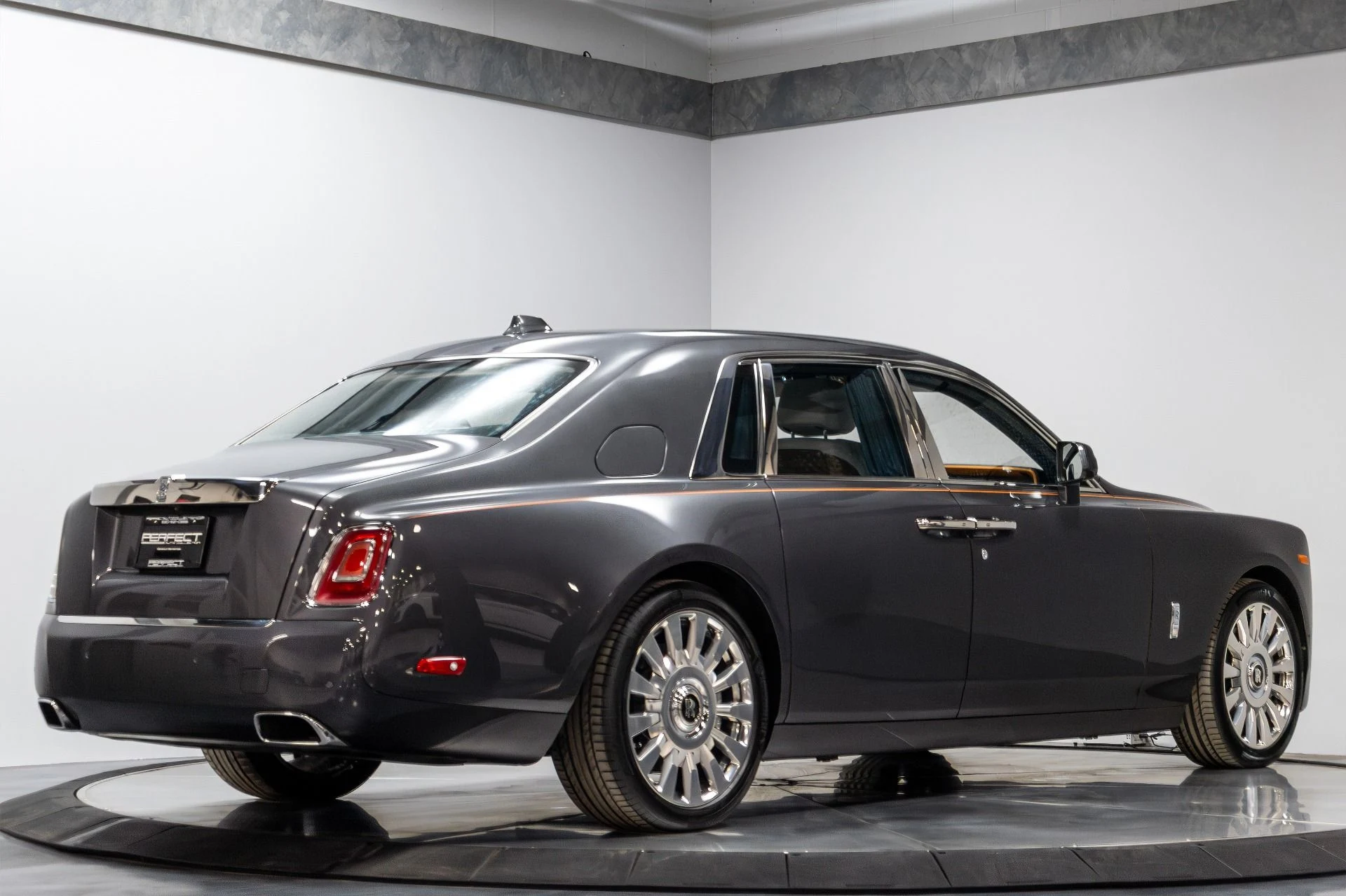 mph015_4047751585_Used_2019_Rolls_Royce_Phantom_1770350910_de5adaca3f