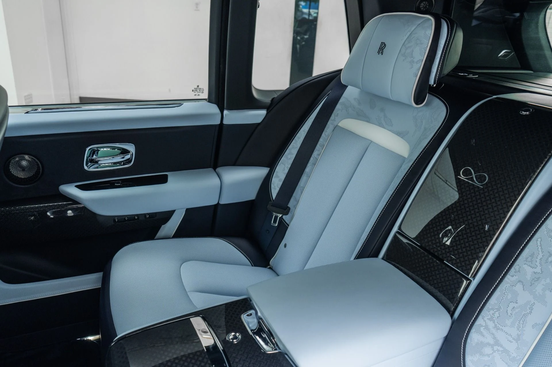 mph015_4056678640_Used_2025_Rolls_Royce_Cullinan_Black_Badge_345_Miles_611_K_MSRP_Gorgeous_Interior_1783438738_2f4e04fd73