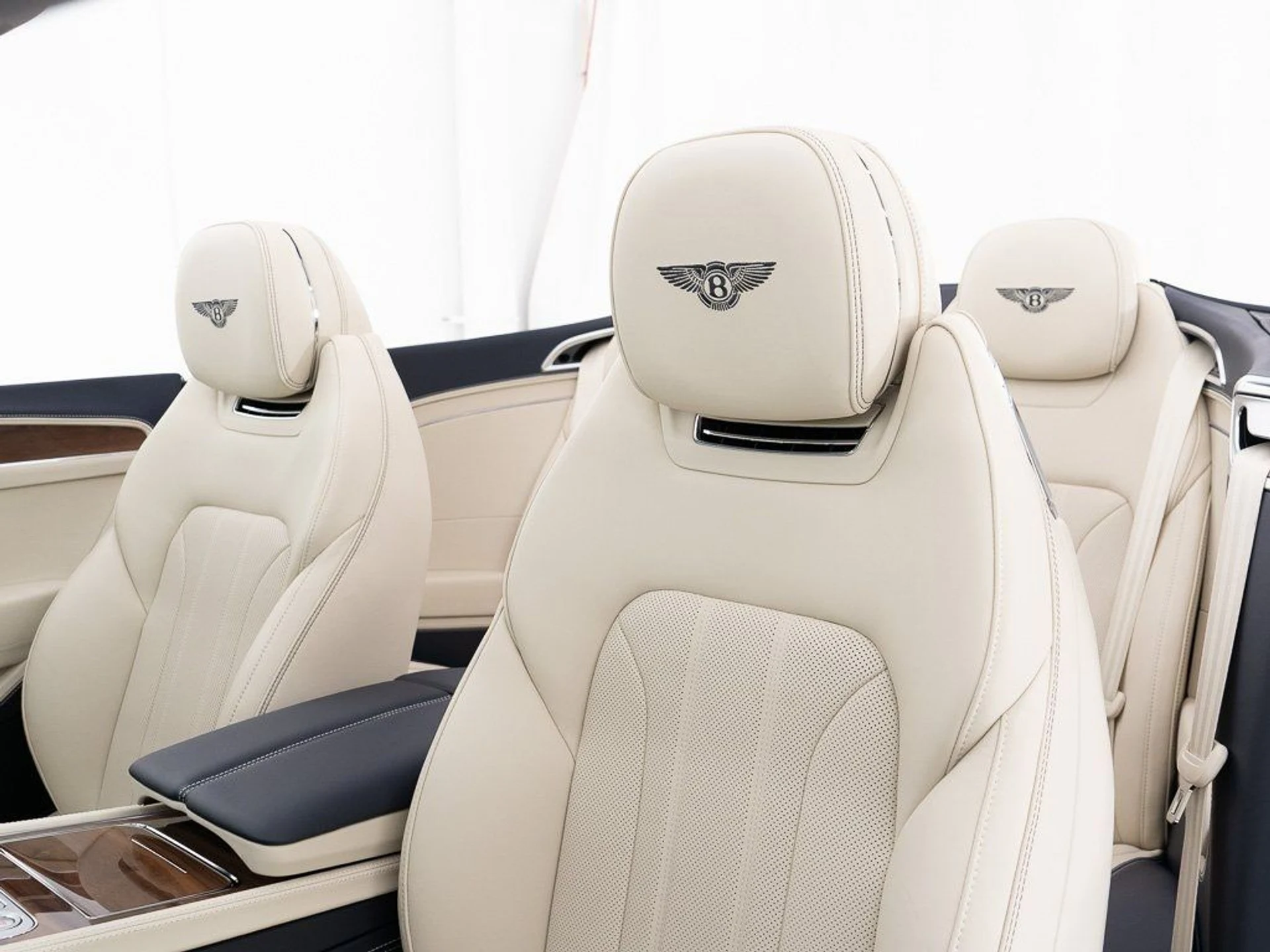 mph015_4059470466_038e6d8f2c44804be25de0c4d0677110_44dd70a611