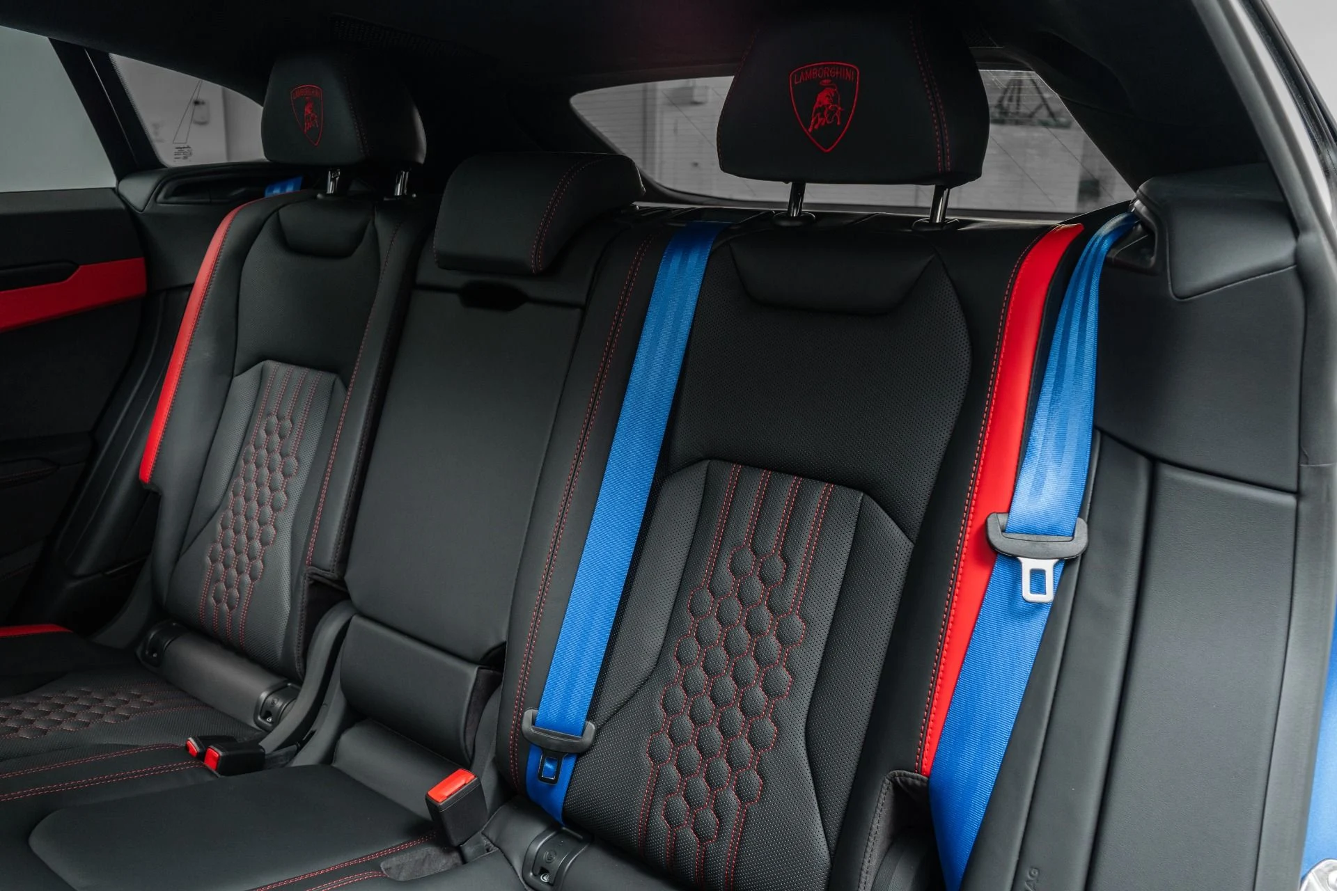 mph015_4061748366_Used_2025_Lamborghini_Urus_SE_Bang_and_Olufsen_Audio_Two_Tone_Interior_789_Horsepower_1773150487_6ed329937a