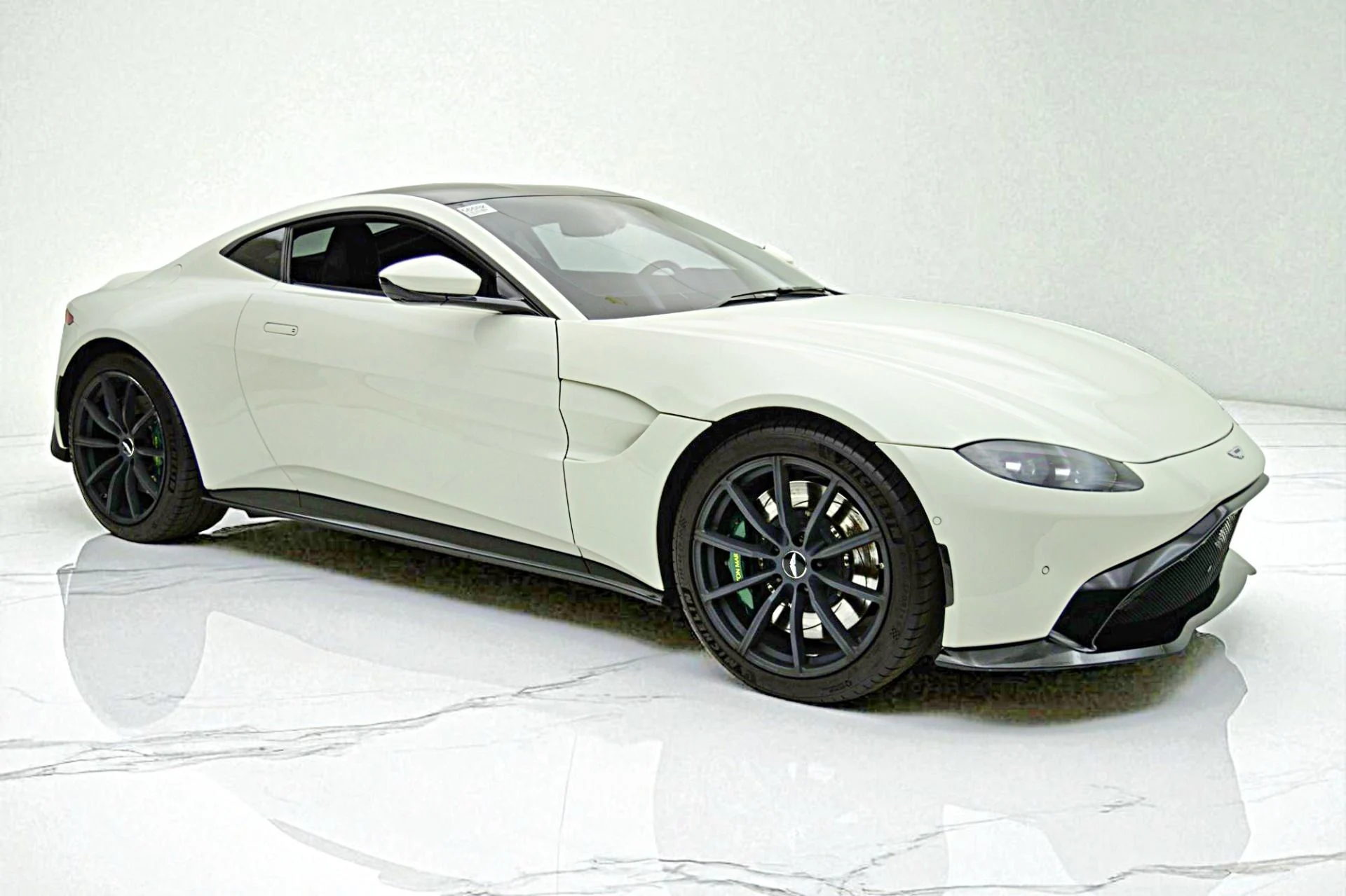 mph015_4063205228_Used_2019_Aston_Martin_Vantage_ece5e3382c