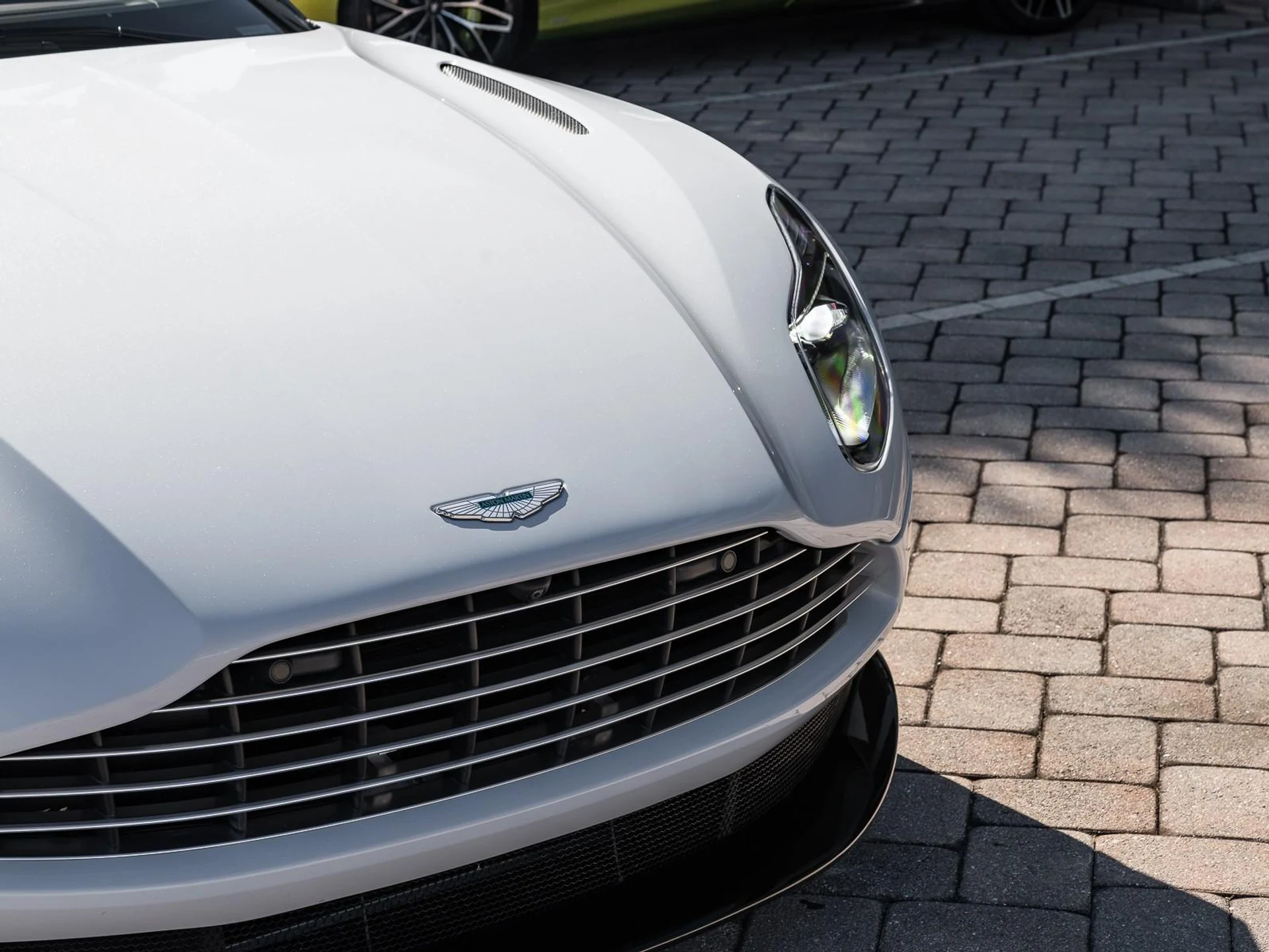 mph015_4065317110_Used_2022_Aston_Martin_DB_11_Volante_1767028102_83f9997aa7