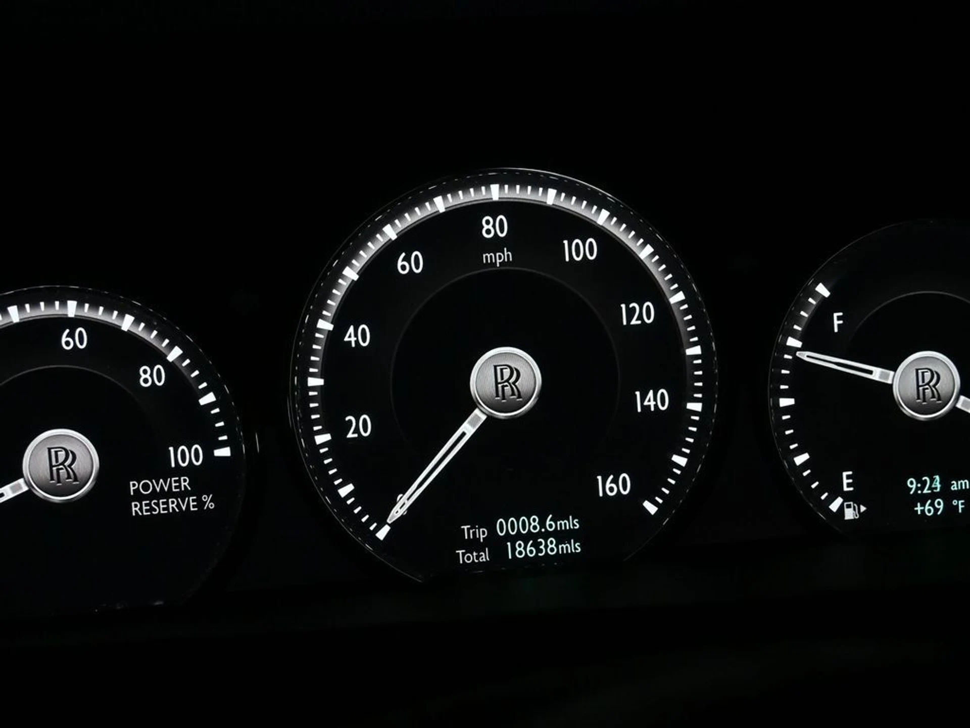 mph015_406753617_b2b49eafac2b0483a493e8f66c4d1c19x_e6d5f3ec8e