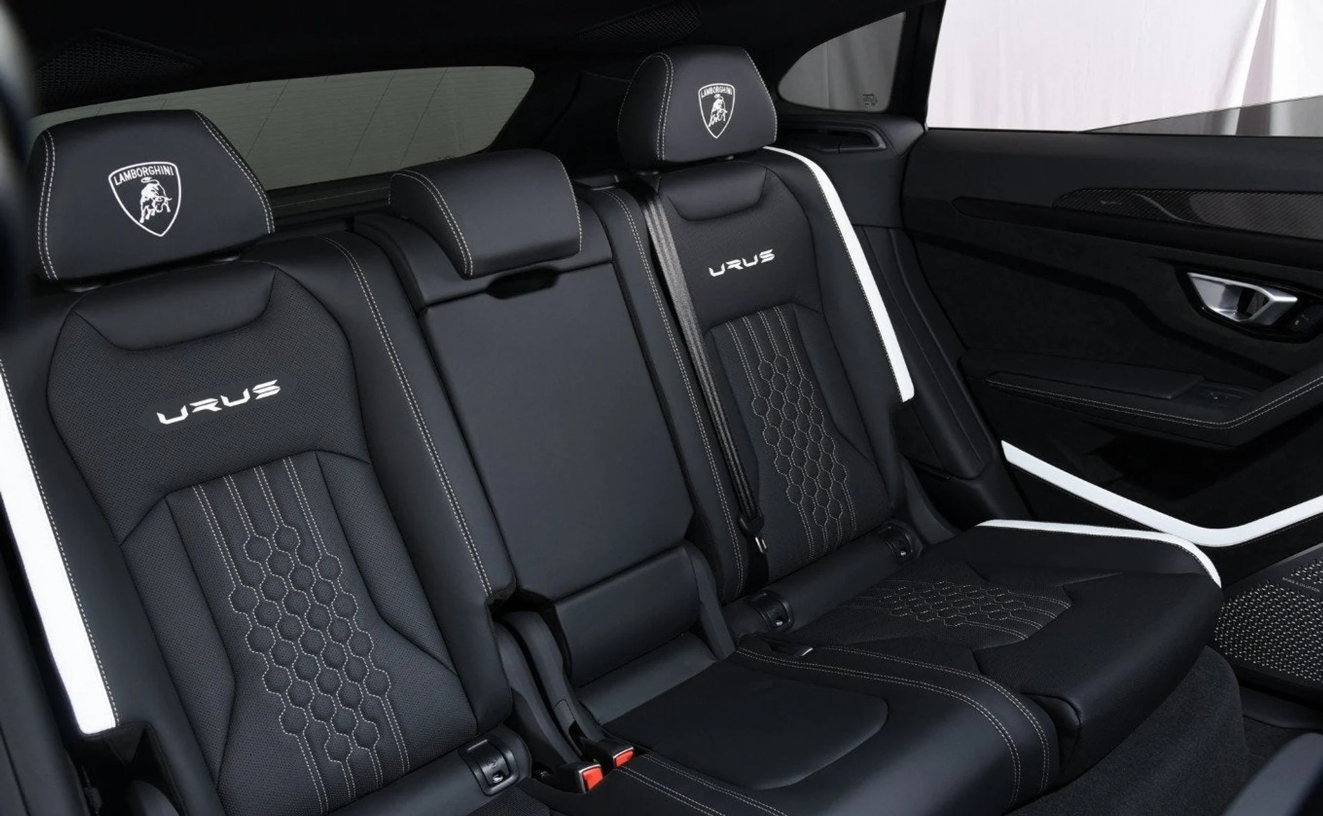 mph015_4070119984_16_5cc9ad34ca