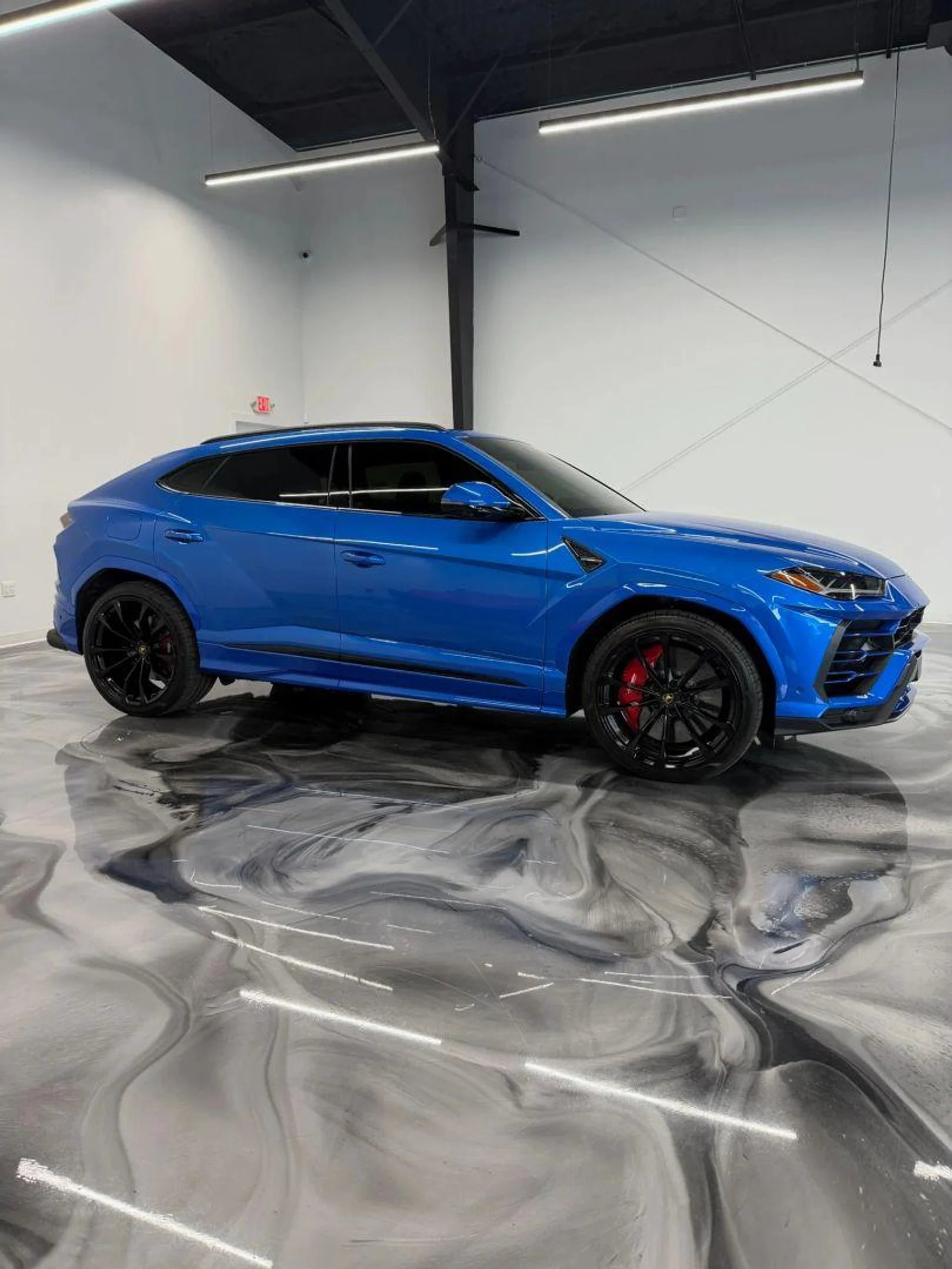 mph015_4071556208_Used_2019_Lamborghini_Urus_Sport_Utility_4_D_1784105681_36b34edfcf