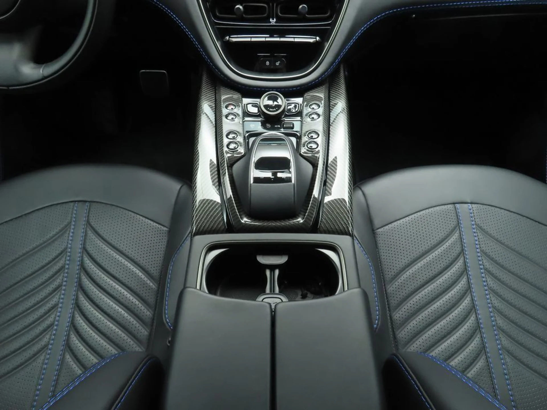 mph015_4076414659_used_2023_aston_martin_dbx_707awd_8119_22979398_16_1024_08bfbcc800