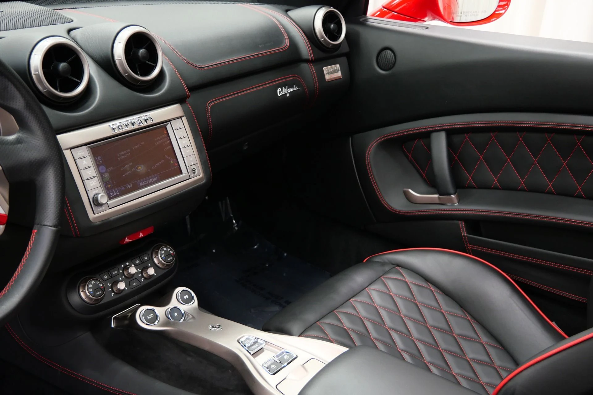 mph015_4081690446_Used_2011_Ferrari_California_1753808084_70802c49ed