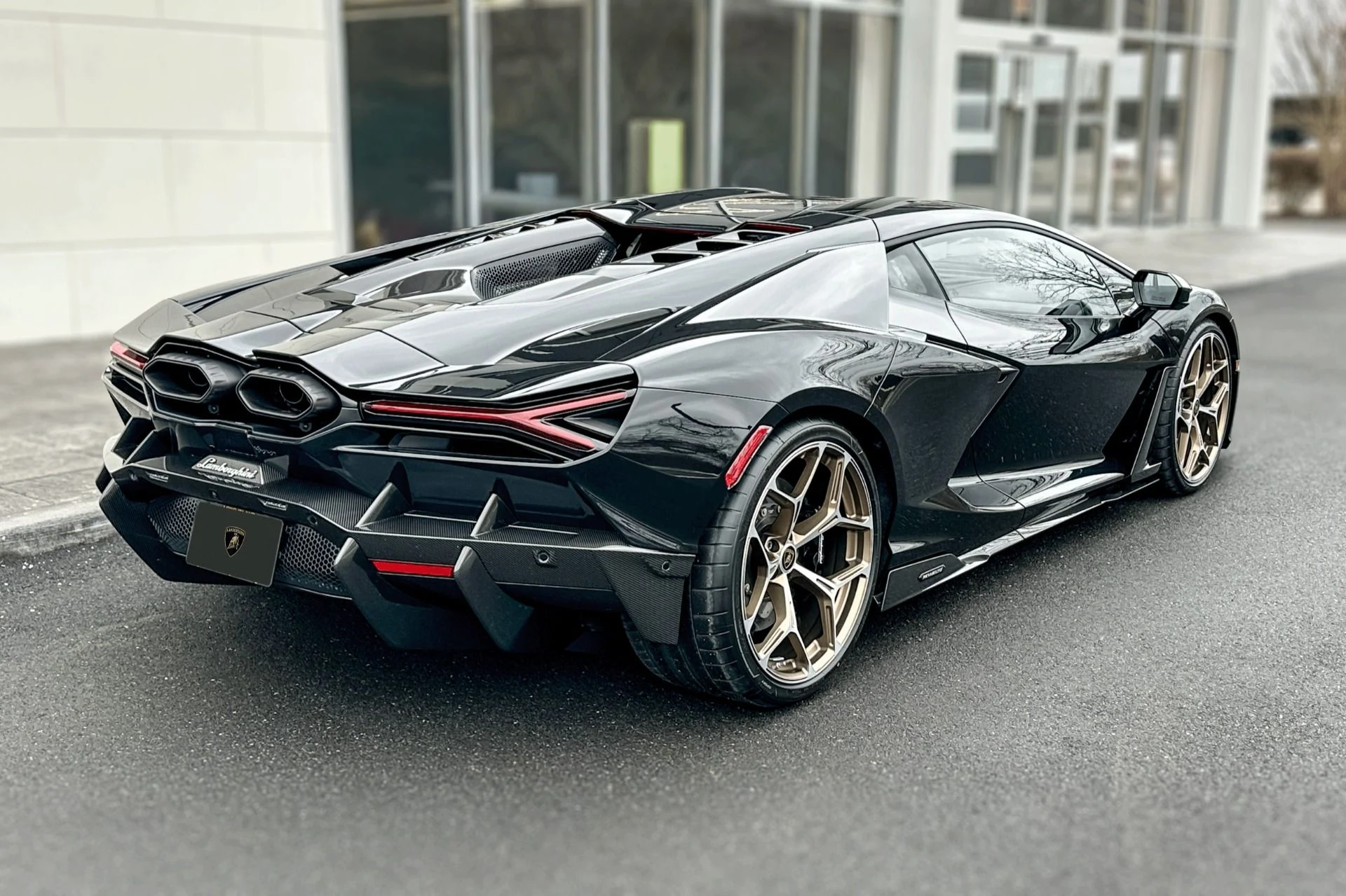 mph015_4084008686_Used_2025_Lamborghini_Revuelto_1769640696_273193f570