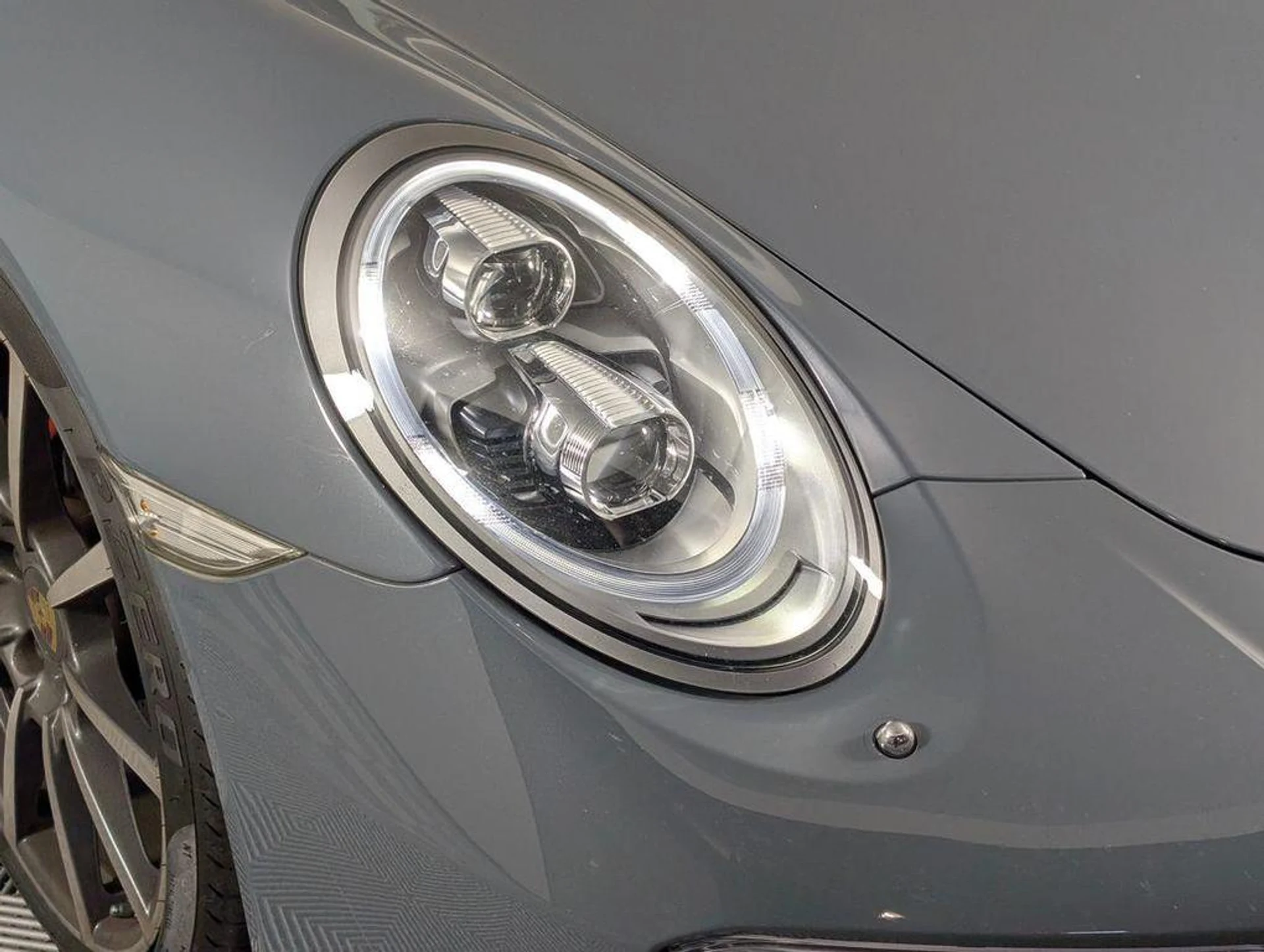 mph015_4092728131_i_YLOUWIUFHL_B_Glxt7qv_Zfi_M58_1604ef90c5