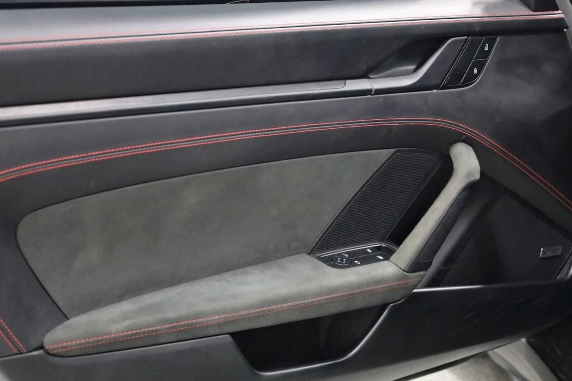 mph015_409869018_e0156e98957a05bb460f99dceca981bc_1943f39029