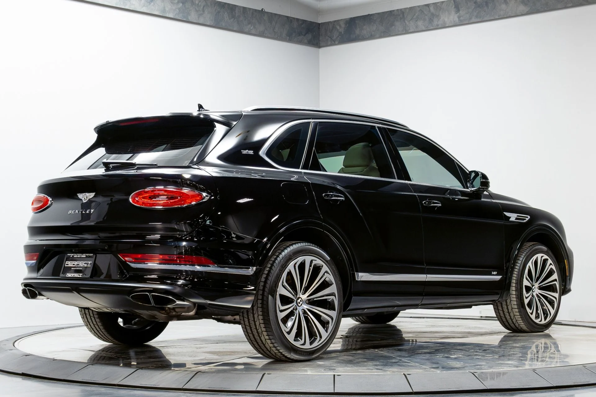 mph015_4102070740_Used_2021_Bentley_Bentayga_V8_First_Edition_1776782316_da7a1c1536