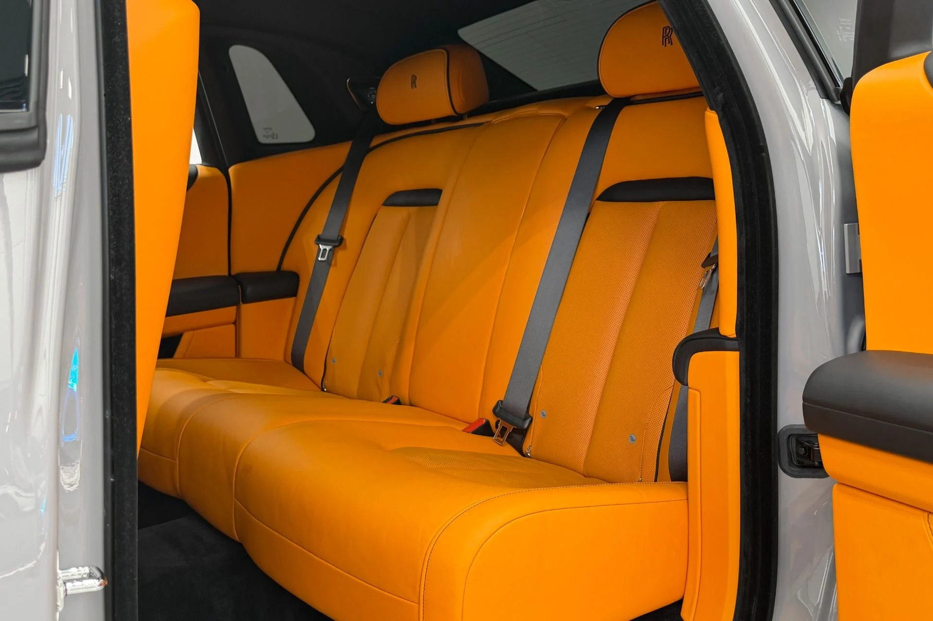 mph015_4112306130_Used_2022_Rolls_Royce_Ghost_The_Ghost_Package_Bespoke_Audio_Illuminated_Fascia_1785265086_4a8aa7dd0c