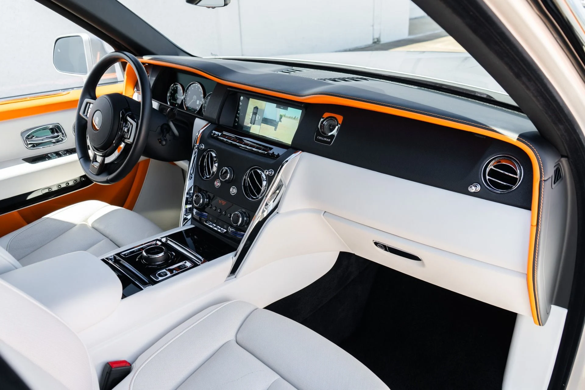 mph015_4120192833_Used_2022_Rolls_Royce_Cullinan_1773433397_4232157351