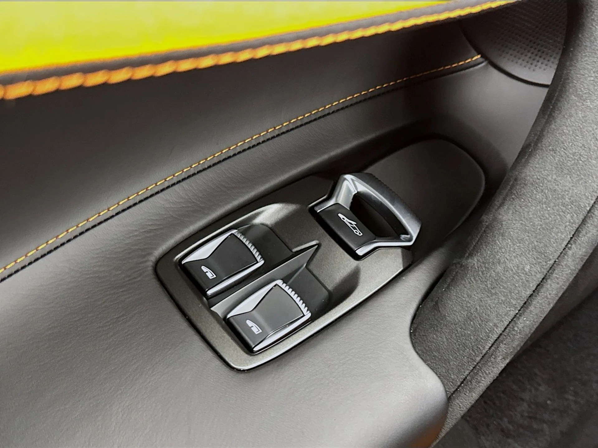 mph015_4121287059_383211fd2f87fb80d2886549dd89f374x_643fd7e0bf