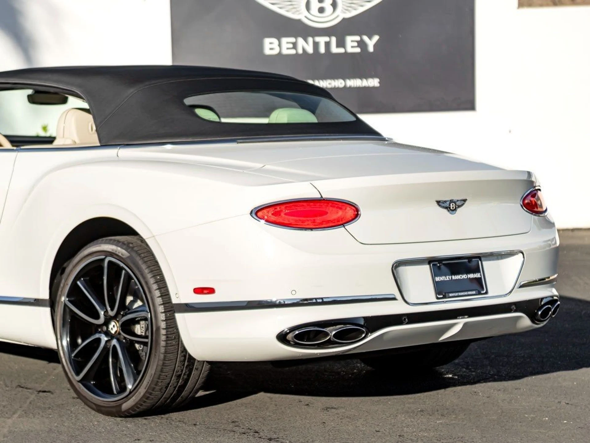 mph015_4122448055_16_a39a50d26c