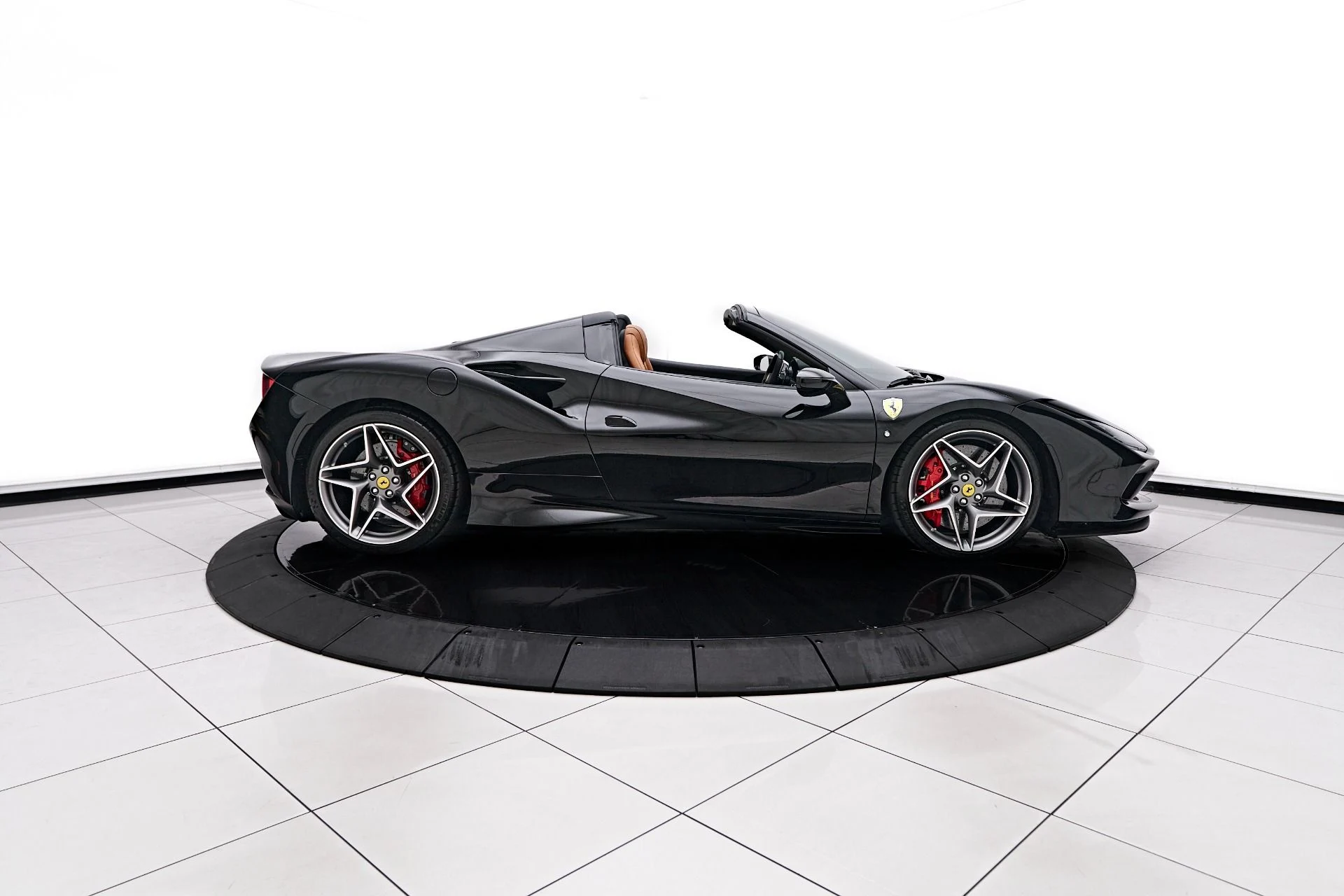 mph015_4124508495_Used_2022_Ferrari_F8_Spider_Base_1757638616_87dd42e09a