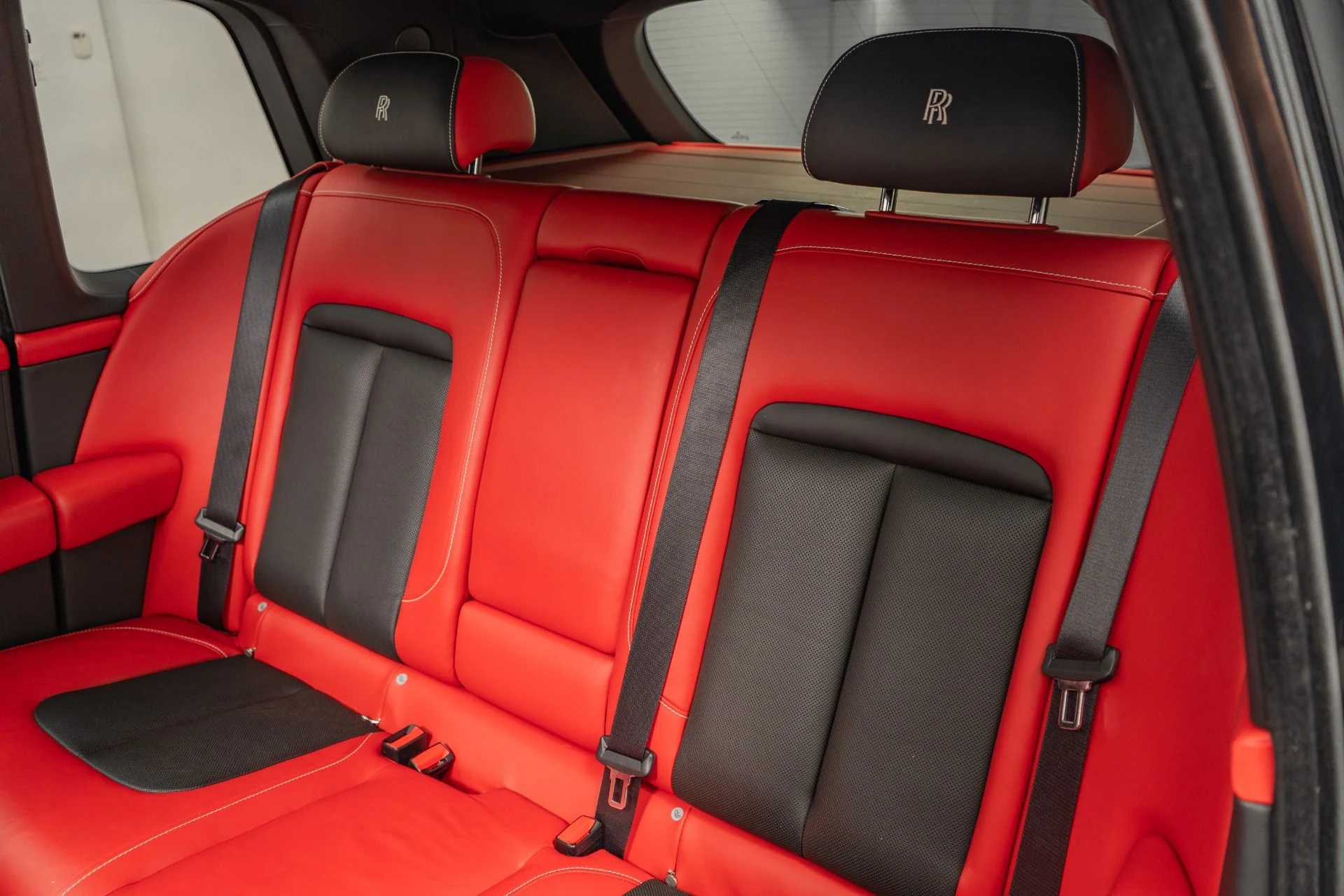 mph015_4125880089_Used_2020_Rolls_Royce_Cullinan_Two_Tone_Interior_Driver_Assistance_Systems_1780337352_d978796441