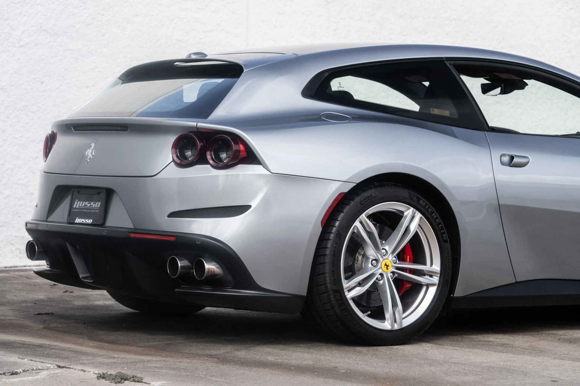 mph015_4131235379_Used_2019_Ferrari_GTC_4_Lusso_1759771823_bc8fda103a
