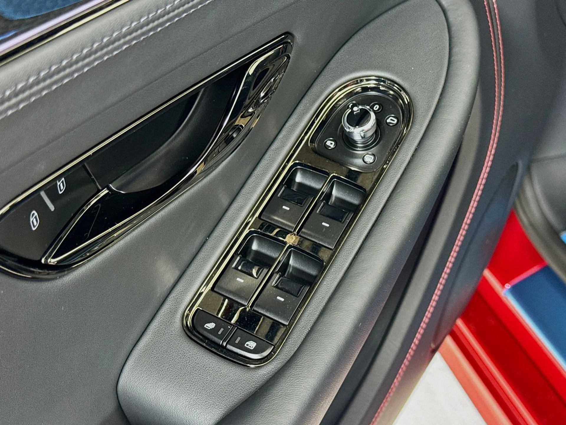 mph015_4131264462_f70d70e2144cb39013b178e9c5b80668x_7c4fdbbd4d