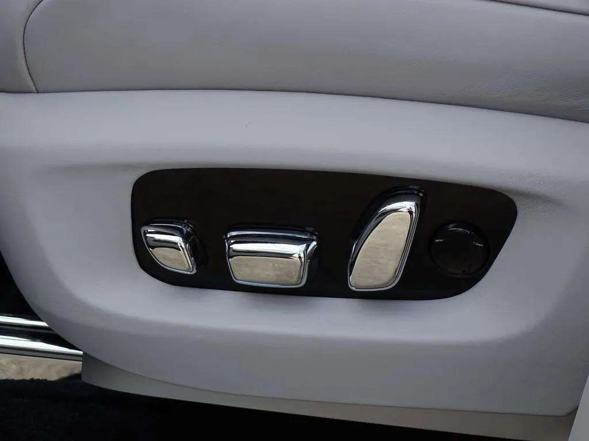 mph015_4134911088_ee5bda7b0aab9f88f809864571333949x_e8ee2df072