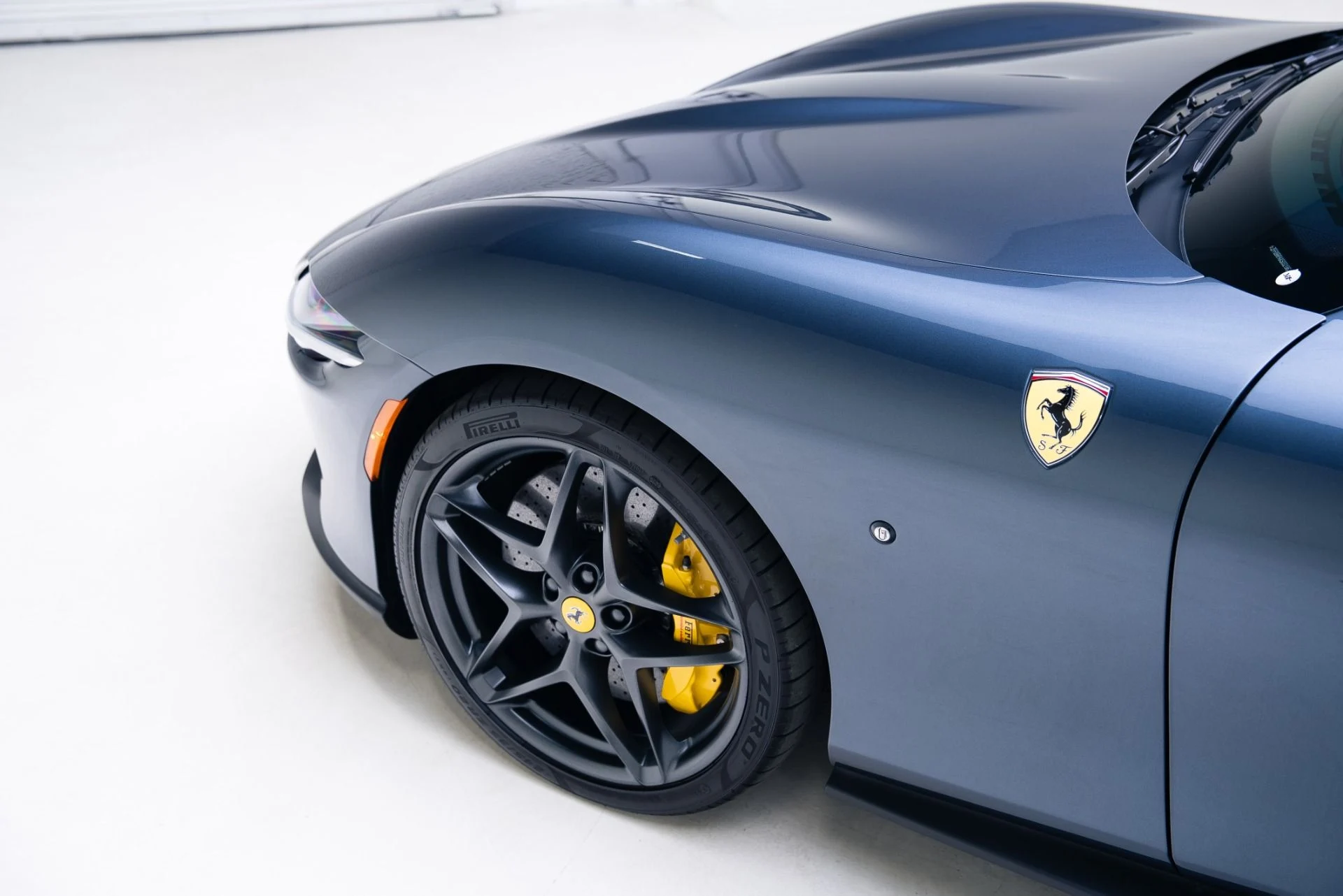 mph015_4138875923_Used_2025_Ferrari_Roma_Spider_1767891799_51c7b68eeb