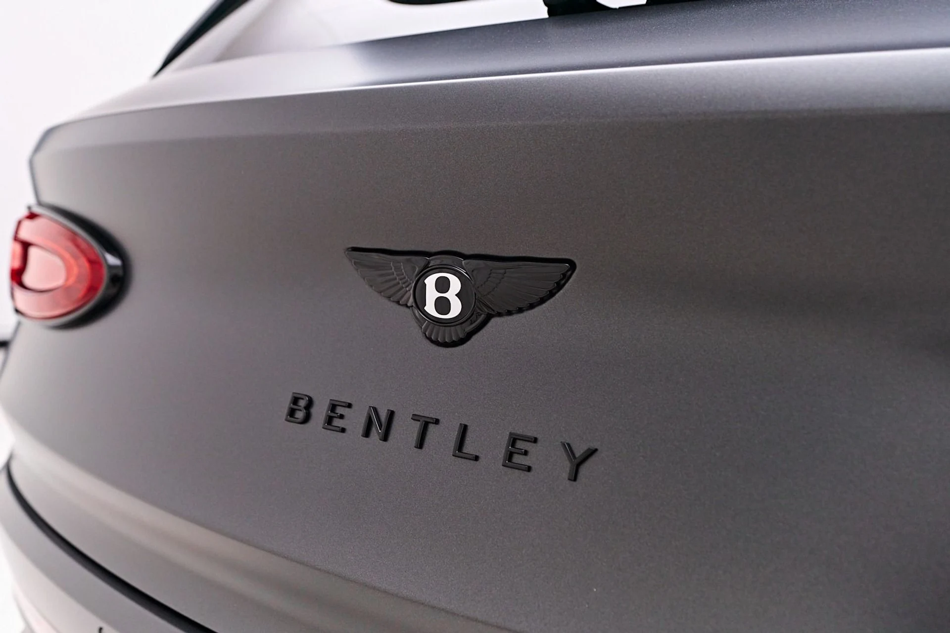 mph015_4142286436_Used_2025_Bentley_Bentayga_S_Black_Edition_1738363048_1dff053d10
