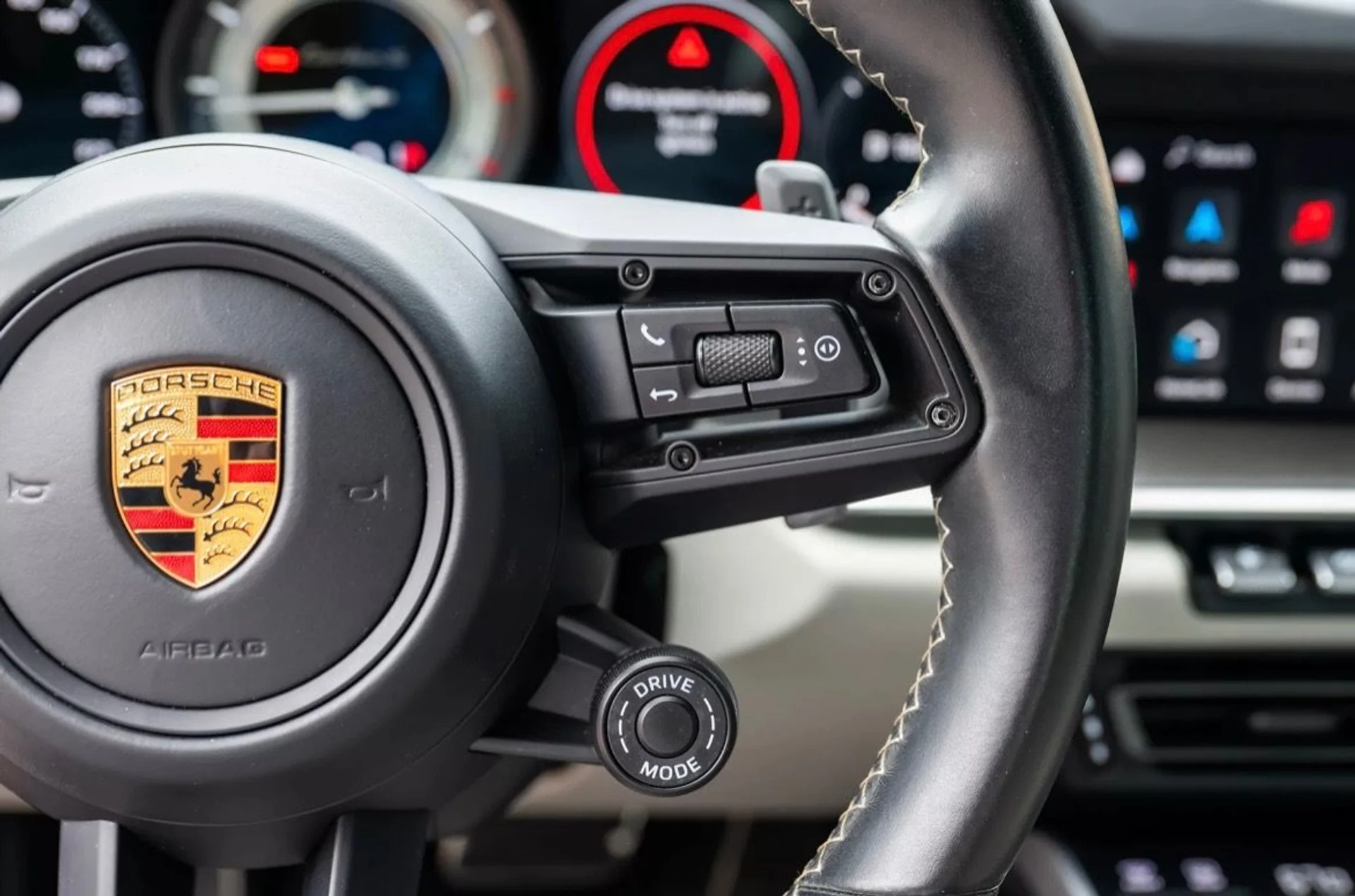 mph015_4149833942_Used_2022_Porsche_911_Turbo_S_1756321878_8dc50f7d6e