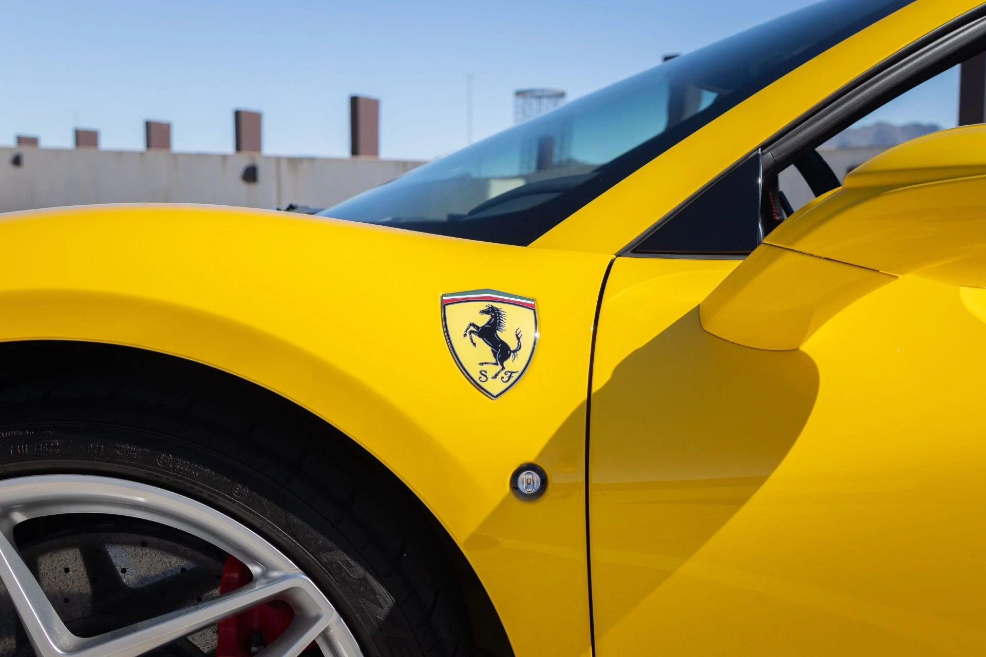 mph015_4150884732_Used_2022_Ferrari_F8_Spider_1790977695_04659dfa84