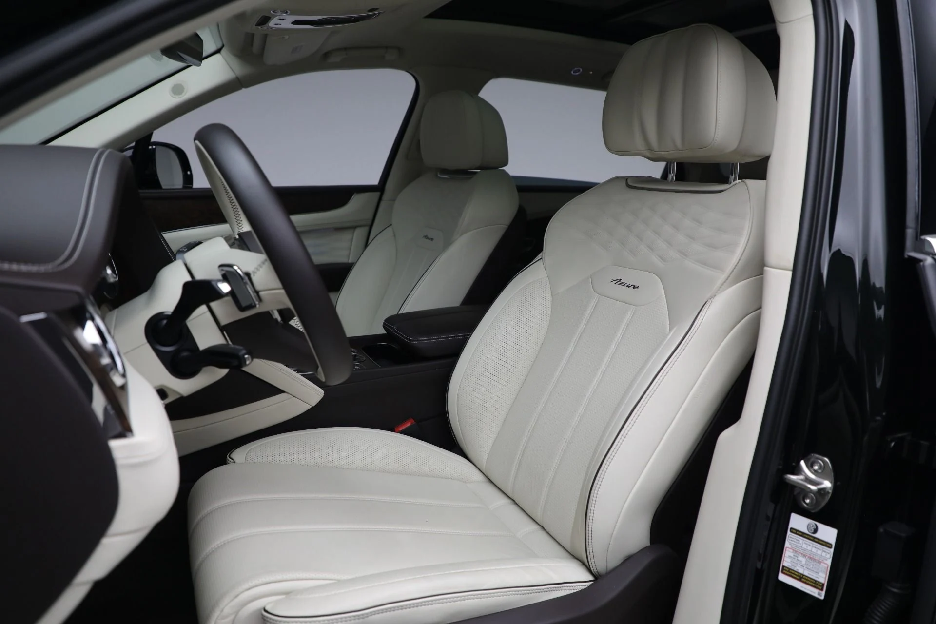 mph015_4151012157_Used_2024_Bentley_Bentayga_EWB_Azure_V8_c30b6420f6