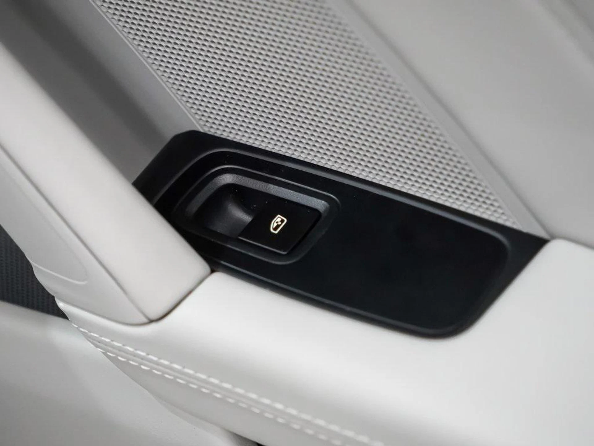 mph015_4152412185_Np_K_Oefur_T4zxg7_1_M_Kr_E7l_Zo_Mo_be895607a5