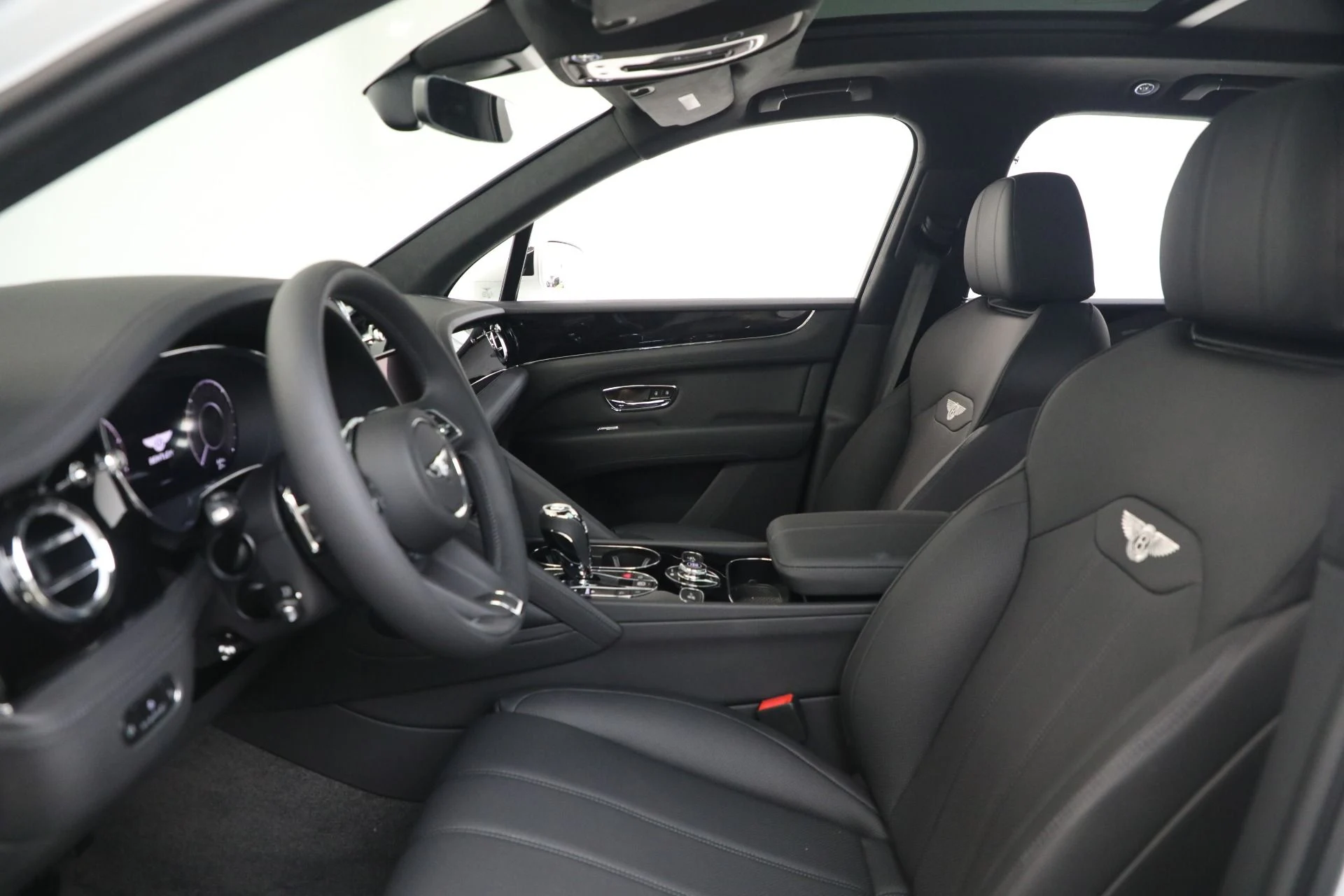 mph015_415578365_New_2025_Bentley_Bentayga_V8_b0ea4c1d78