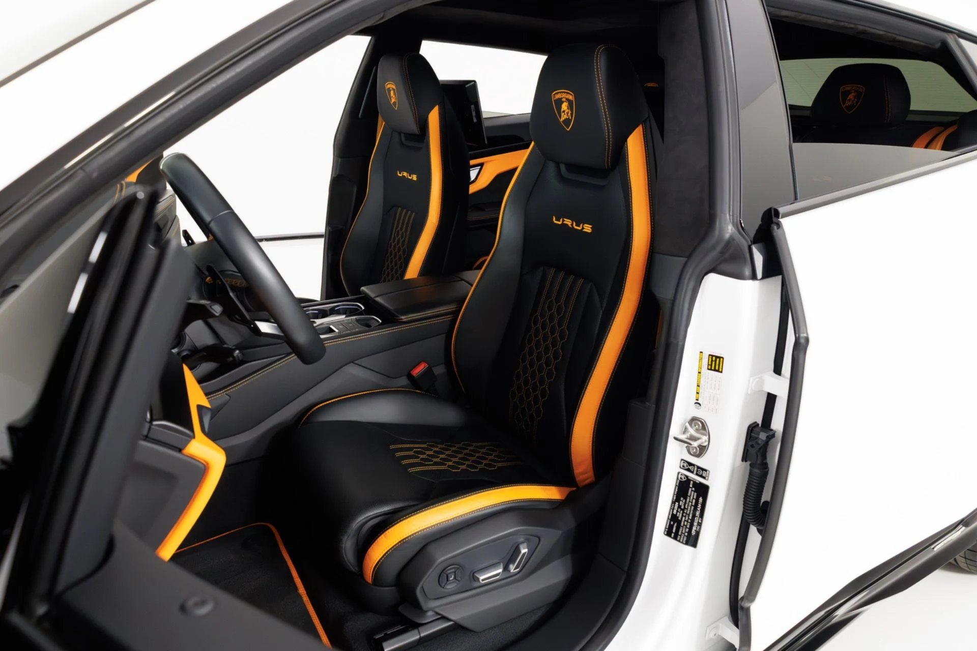 mph015_4163443502_Used_2024_Lamborghini_Urus_S_1775674860_bab7cb5eaa